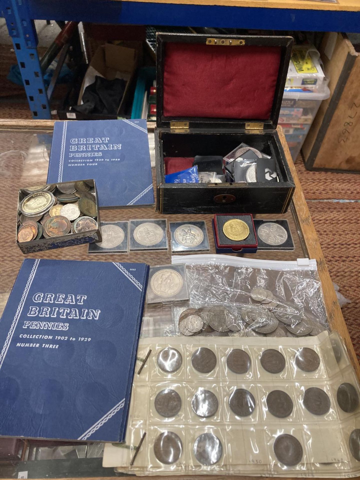 MIXED LOT OF COINS IN SMALL BOX , TO INCLUDE , 5 X 1953 CROWNS , PLUS A FURTHER 15 MORE MODERN .