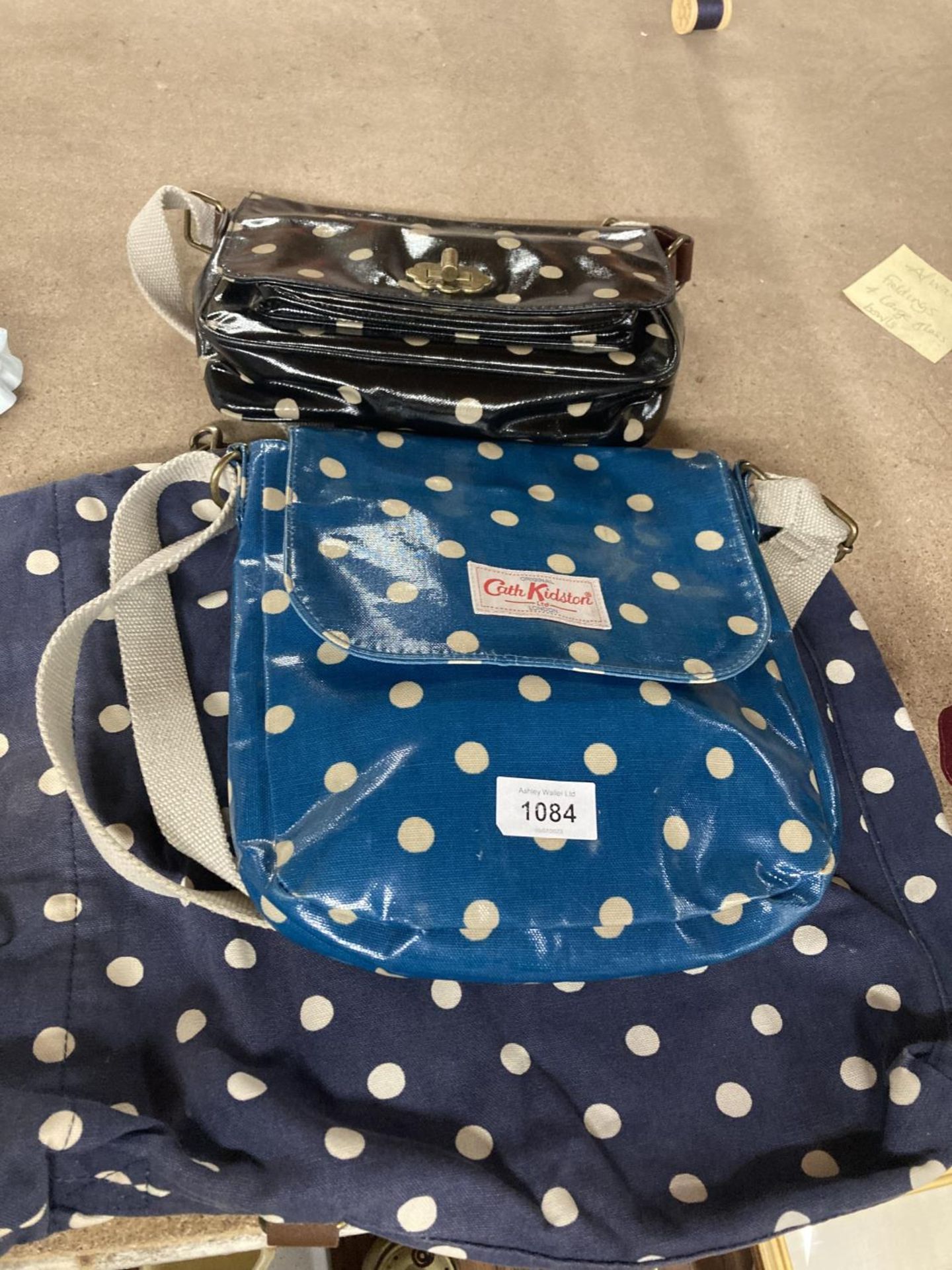 A GROUP OF LADIES HANDBAGS TO INCLUDE CATH KIDSTON POLKA DOT, ETC