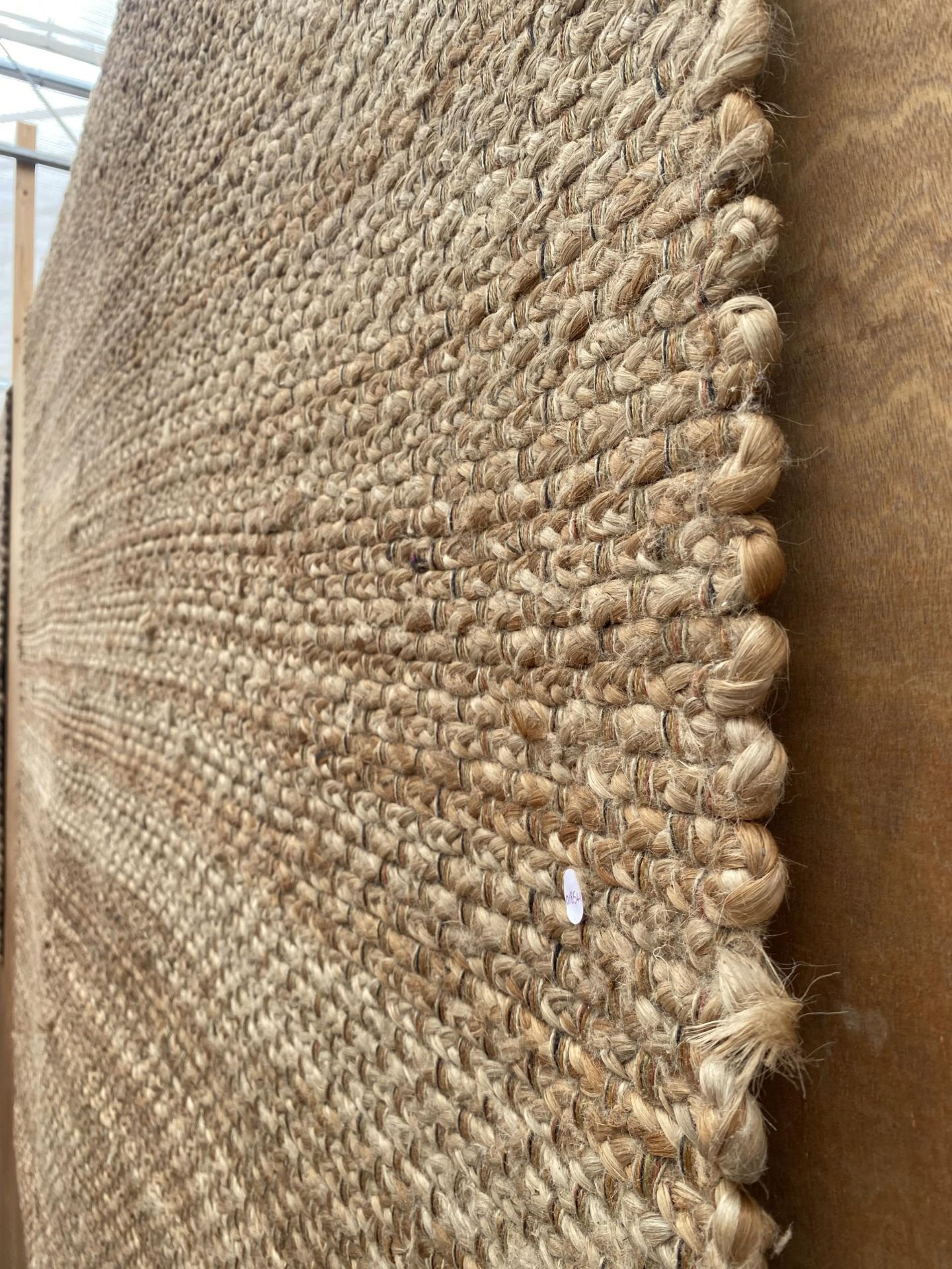 A LARGE MODERN WOVEN RUG - Image 3 of 3