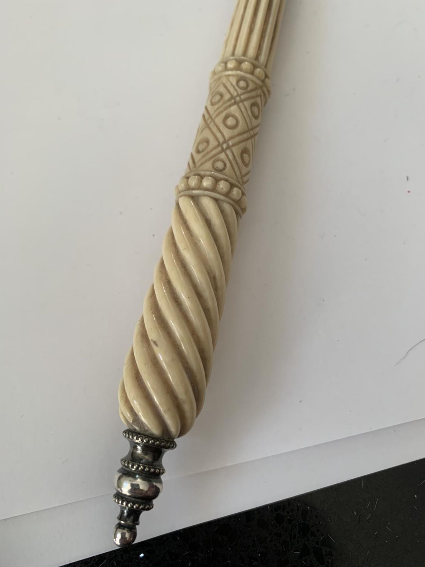 A CARVED BONE HANDLED TOASTING FORK - Image 3 of 4