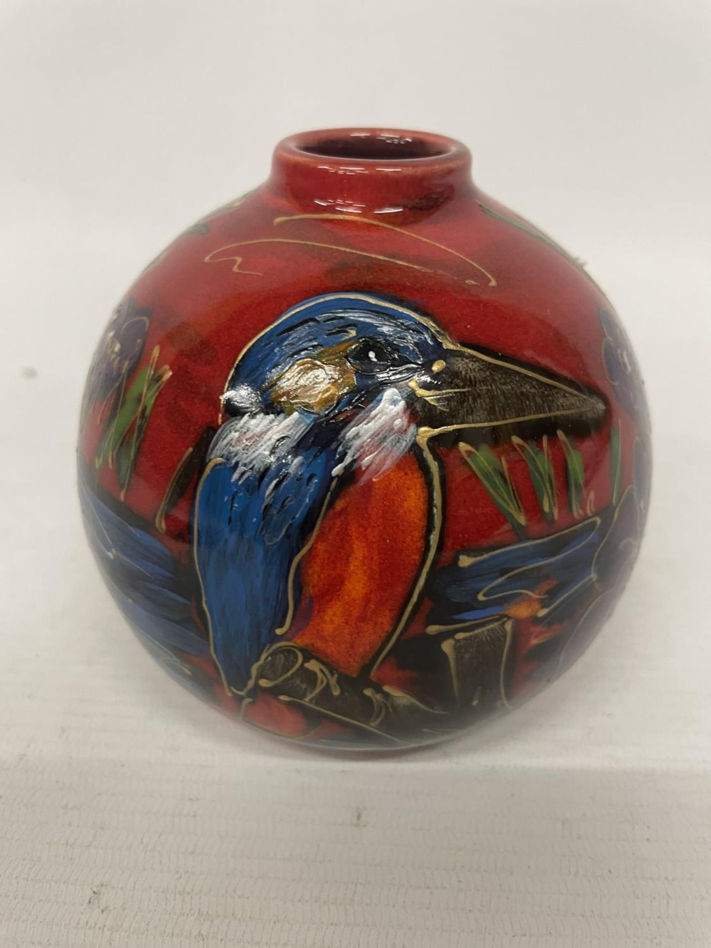 AN ANITA HARRIS KINGFISHER VASE HANDPAINTED AND SIGNED IN GOLD