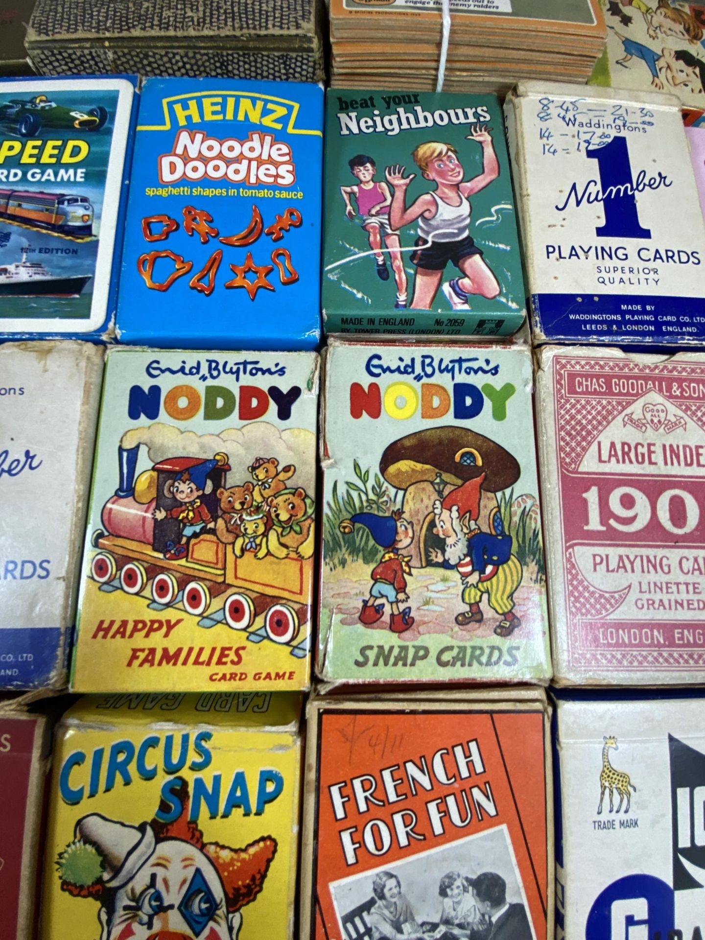 A LARGE COLLECTION OF VINTAGE PLAYING CARDS TO INCLUDE ENID BLYTON'S NODDY EXAMPLES ETC - Image 2 of 5
