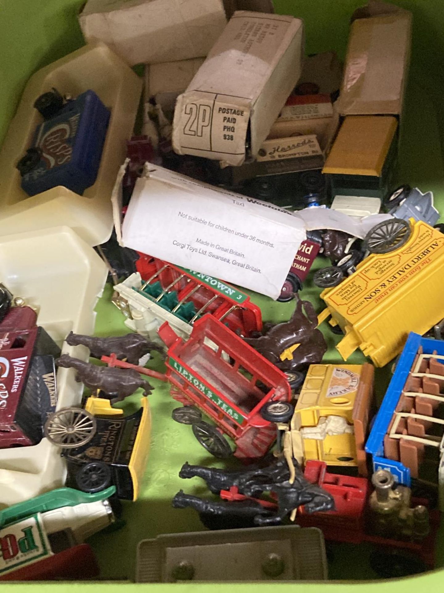 THREE BOXES OF ASSORTED DIECAST VEHICLES PLUS A BOX OF DIECAST MODEL BOOKLETS, CORGI ETC - Image 4 of 5