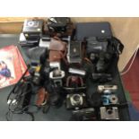 A LARGE QUANTITY OF VINTAGE CAMERAS AND ACCESSORIES TO INCLUDE A MINOLTA HIGH SPEED AF, YASHICA,