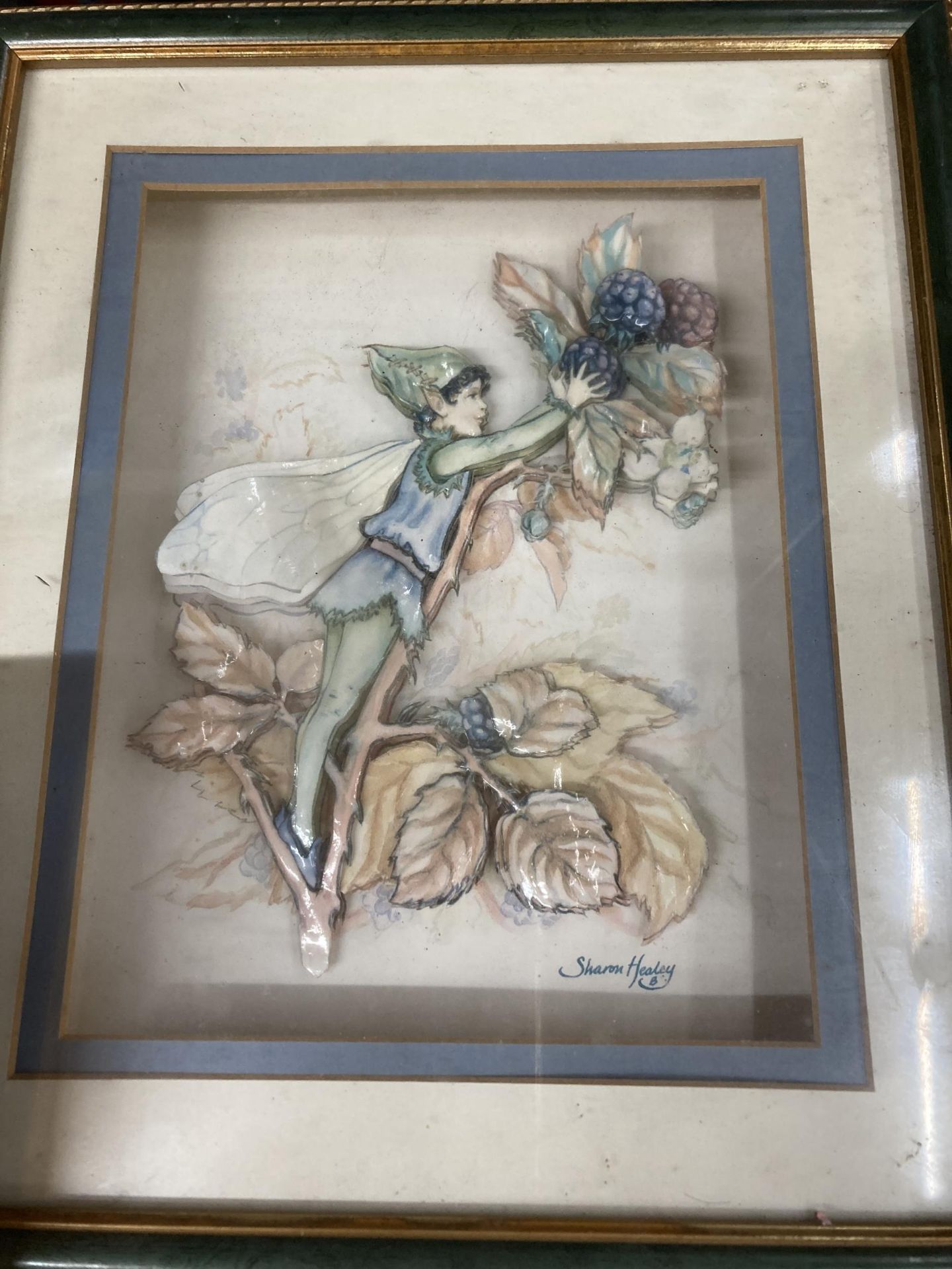 A MIXED LOT OF FRAMED PRINTS TO INCLUDE FAIRY EXAMPLES ETC - Image 3 of 6