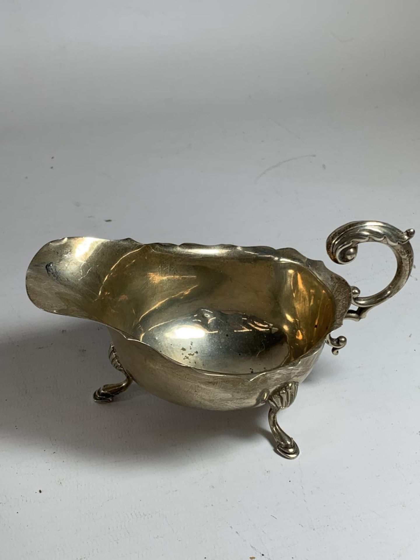 A HALLMARKED BIRMINGHAM SILVER SAUCE BOAT GROSS WEIGHT 72 GRAMS - Image 2 of 3