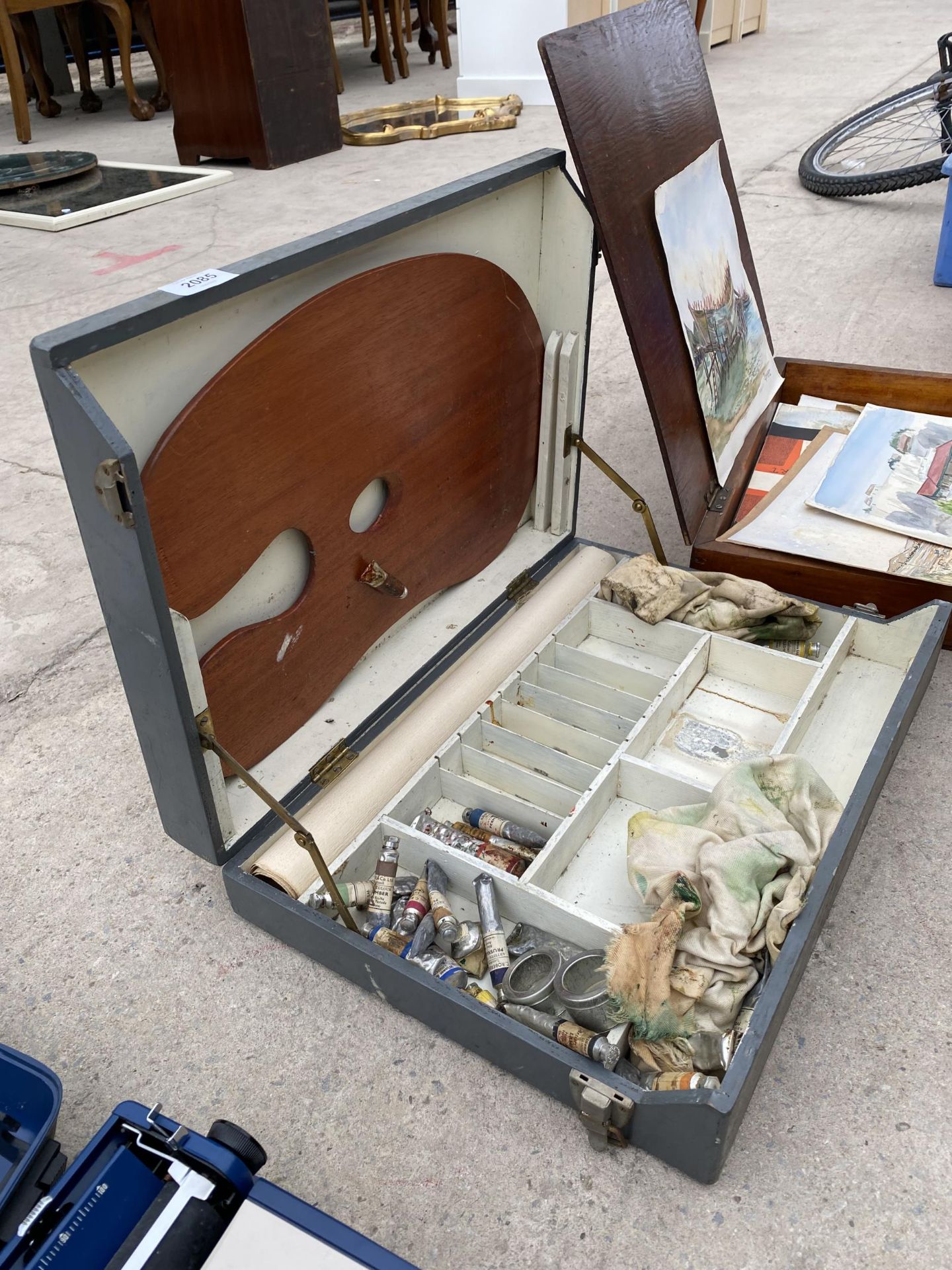 TWO WOODEN CASES CONTAINING ARTIST ITEMS TO INCLUDE PAINTS AND PICTURES ETC - Image 3 of 4