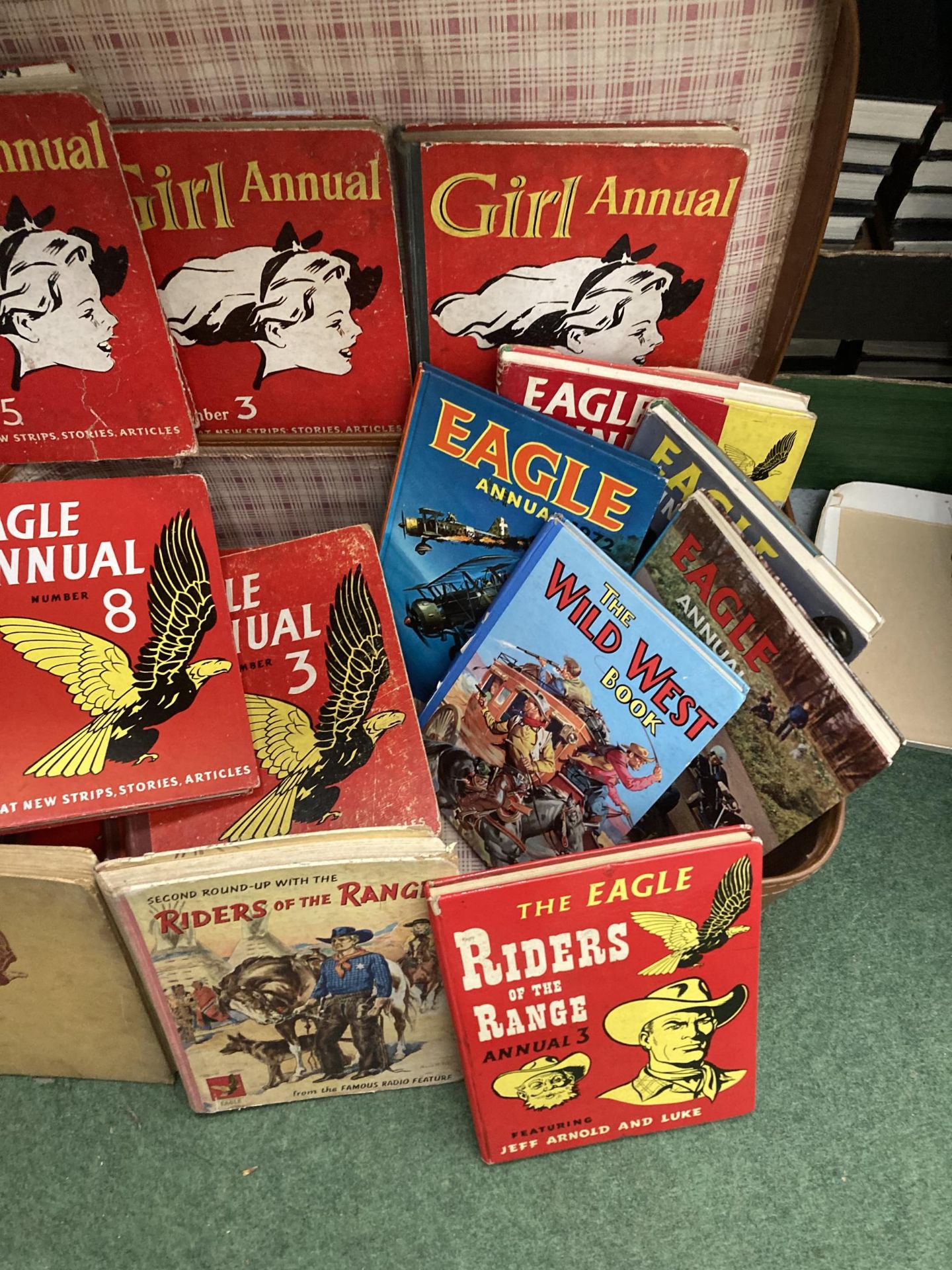 A COLLECTION OF VINTAGE EAGLE AND GIRL ANNUAL BOOKS - Image 2 of 4