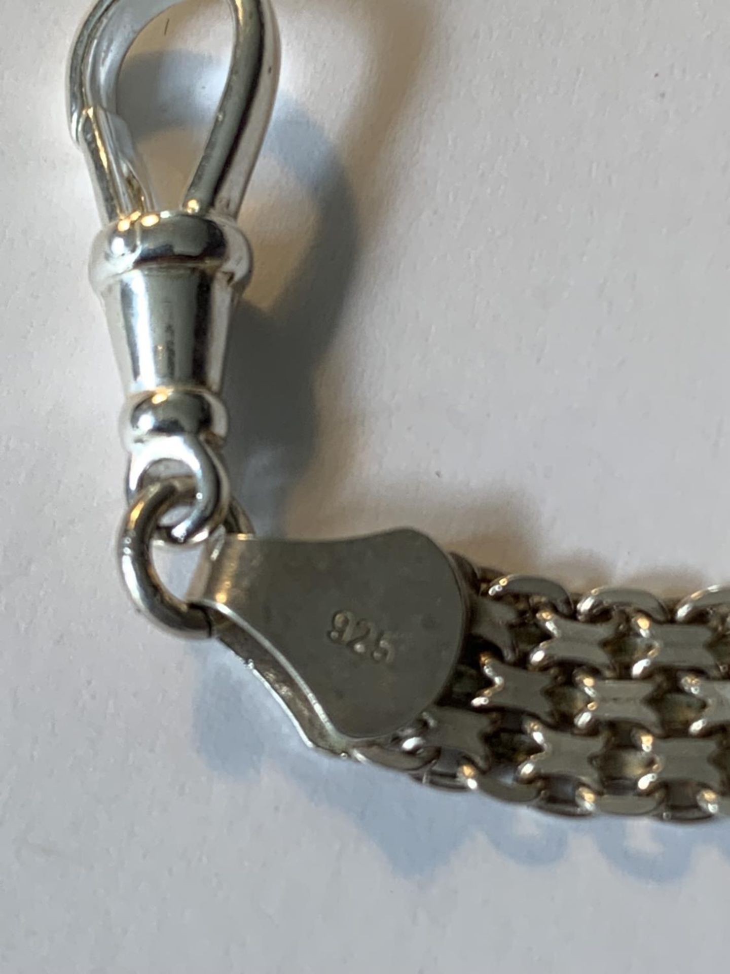 A SILVER HALF ALBERT WATCH CHAIN - Image 4 of 4