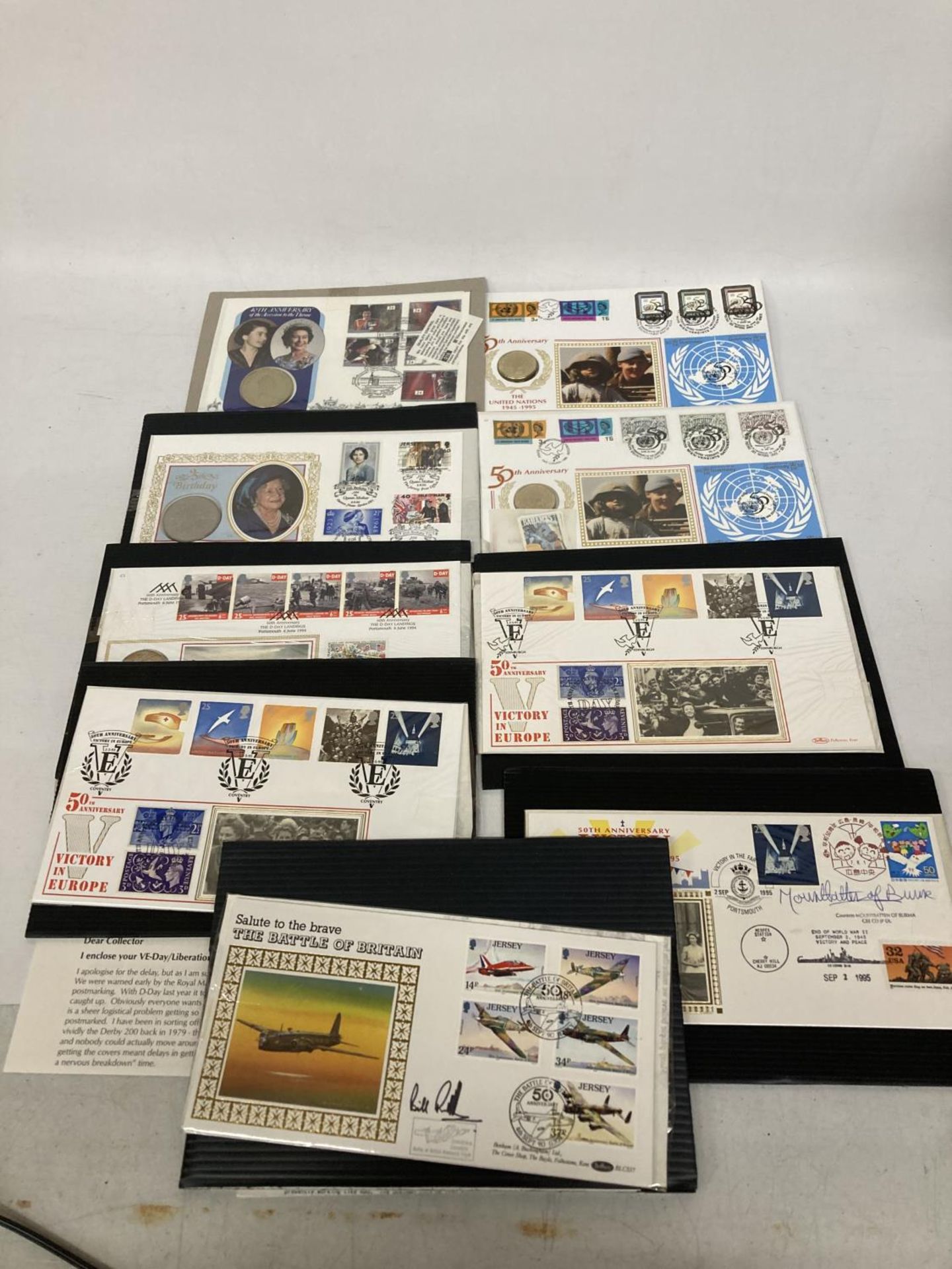 A SELECTION OF COIN COVERS PLUS TWO SIGNED COVERS : MOUNTBATTEN OF BURMA AND BILL REID