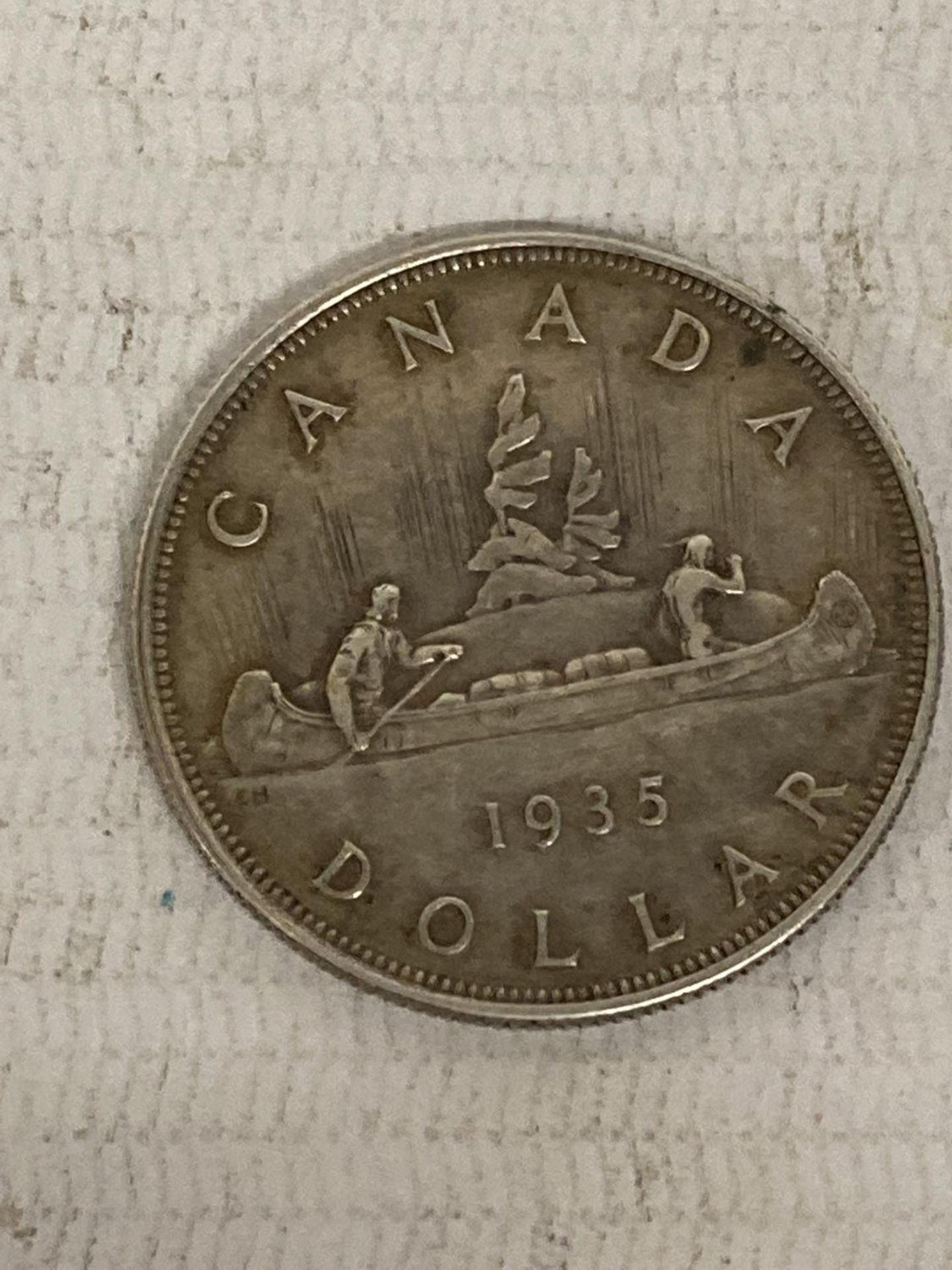 CANADA 1935 $1 SILVER COIN , FINE CONDITION - Image 2 of 2