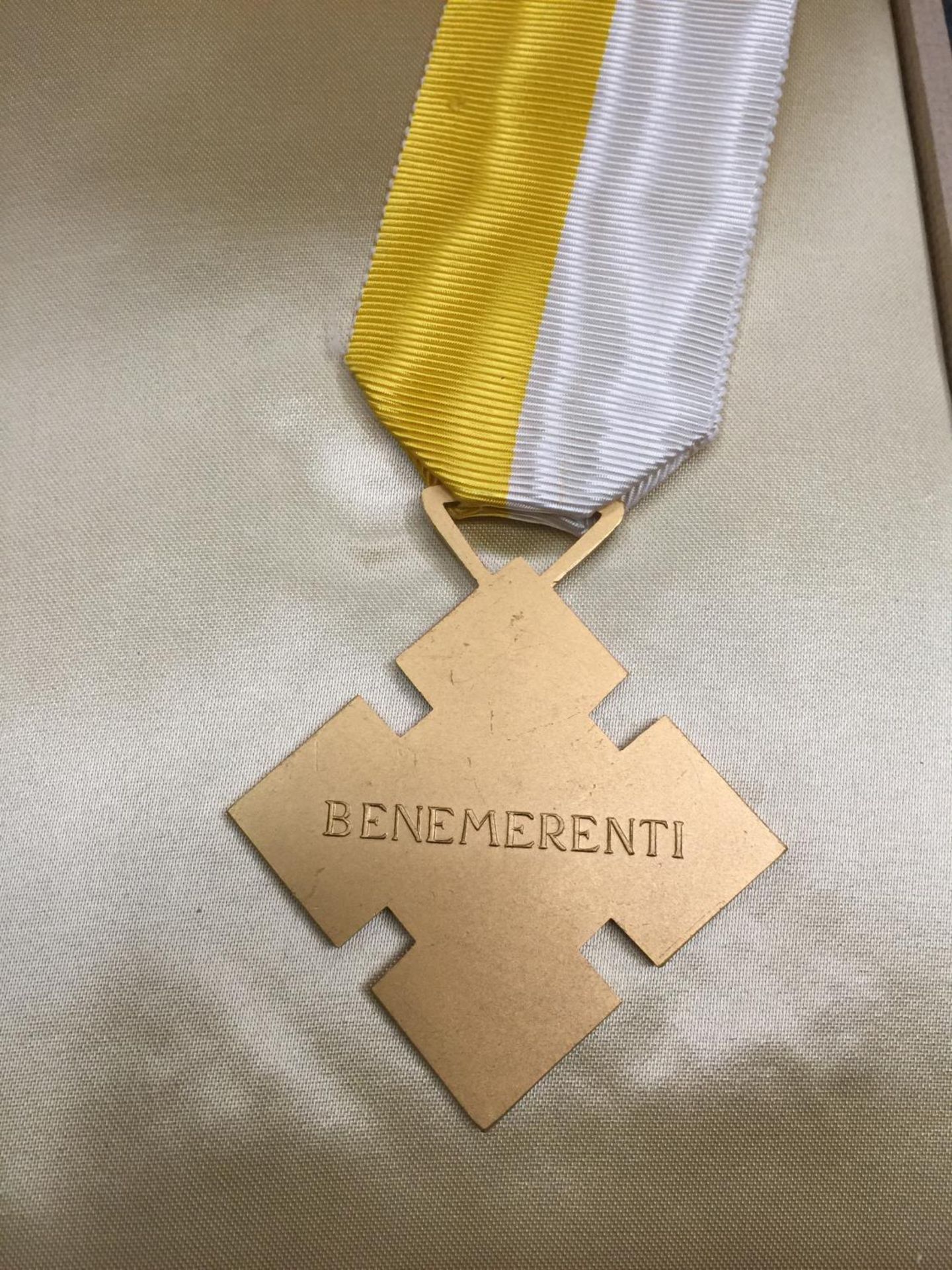 A GILDED BENEMERENTI MEDAL IN PRESENTATION BOX - Image 3 of 3