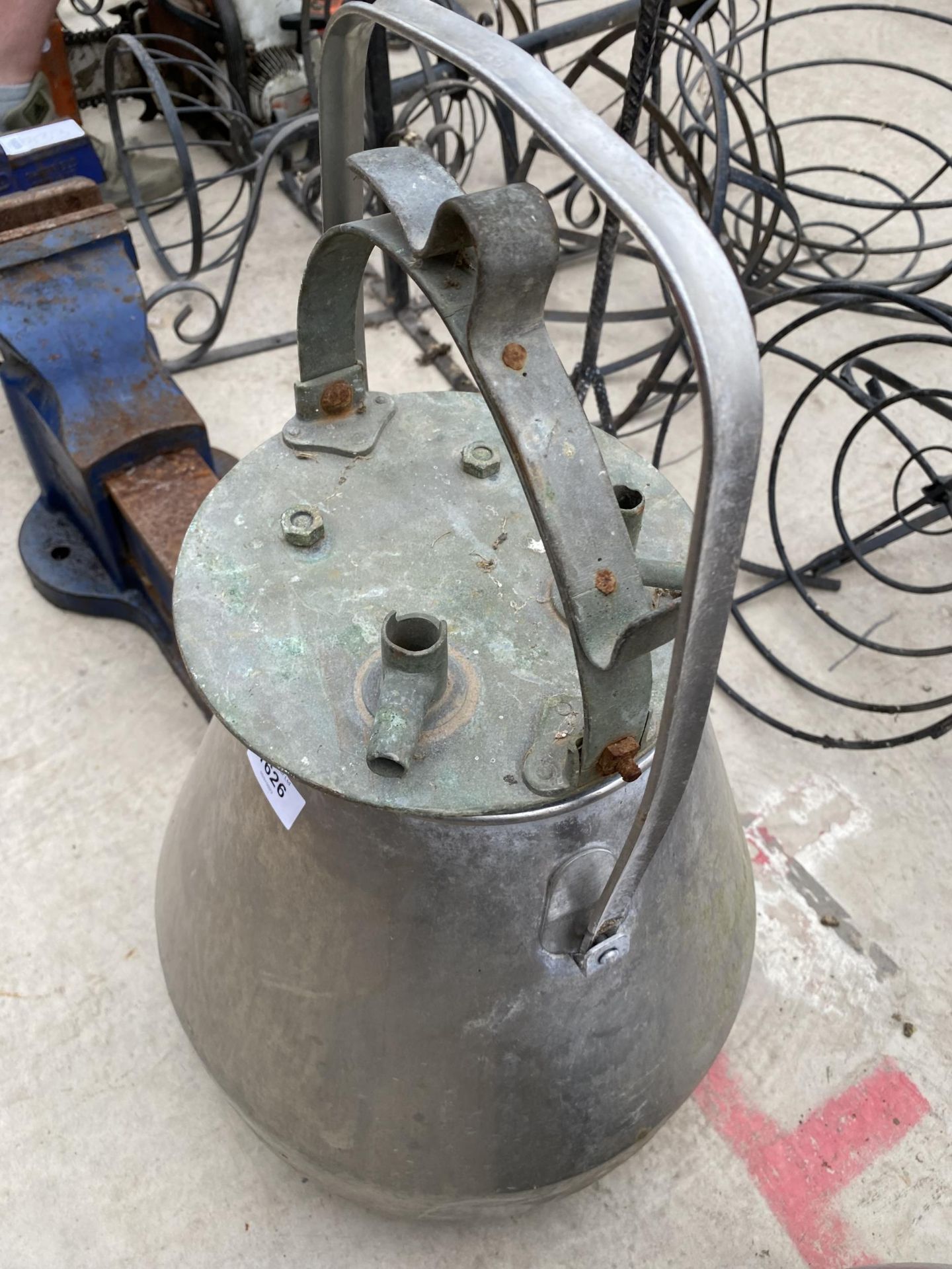 A STAINLESS STEEL MILKING BUCKET/PLANTER WITH LID - Image 2 of 3