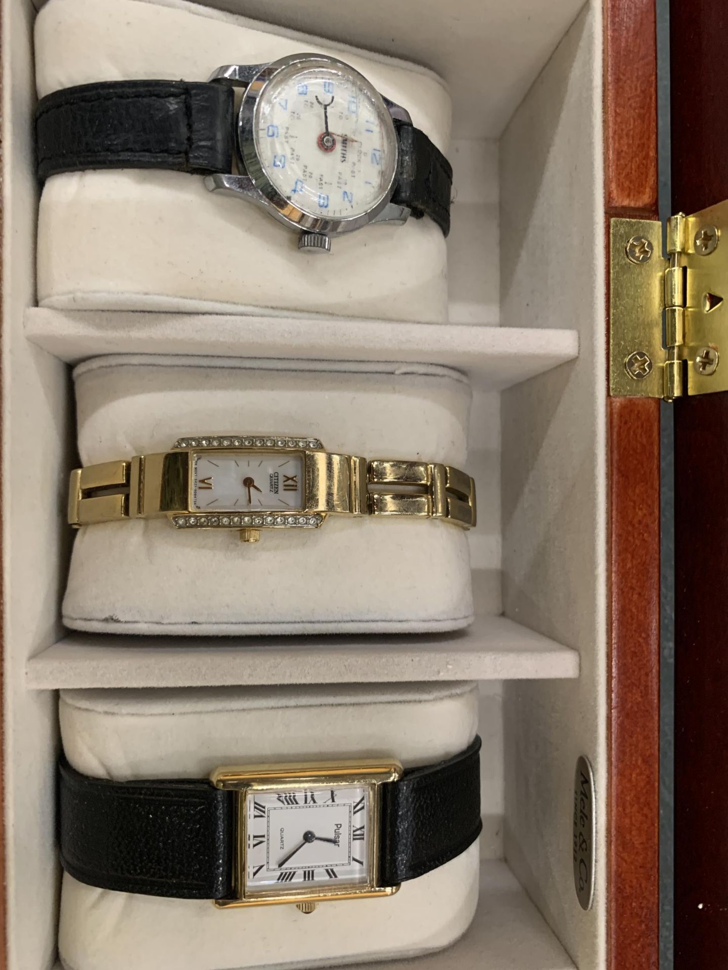FIVE LADIES WRISTWATCHES IN A WOODEN CASE - Image 3 of 6