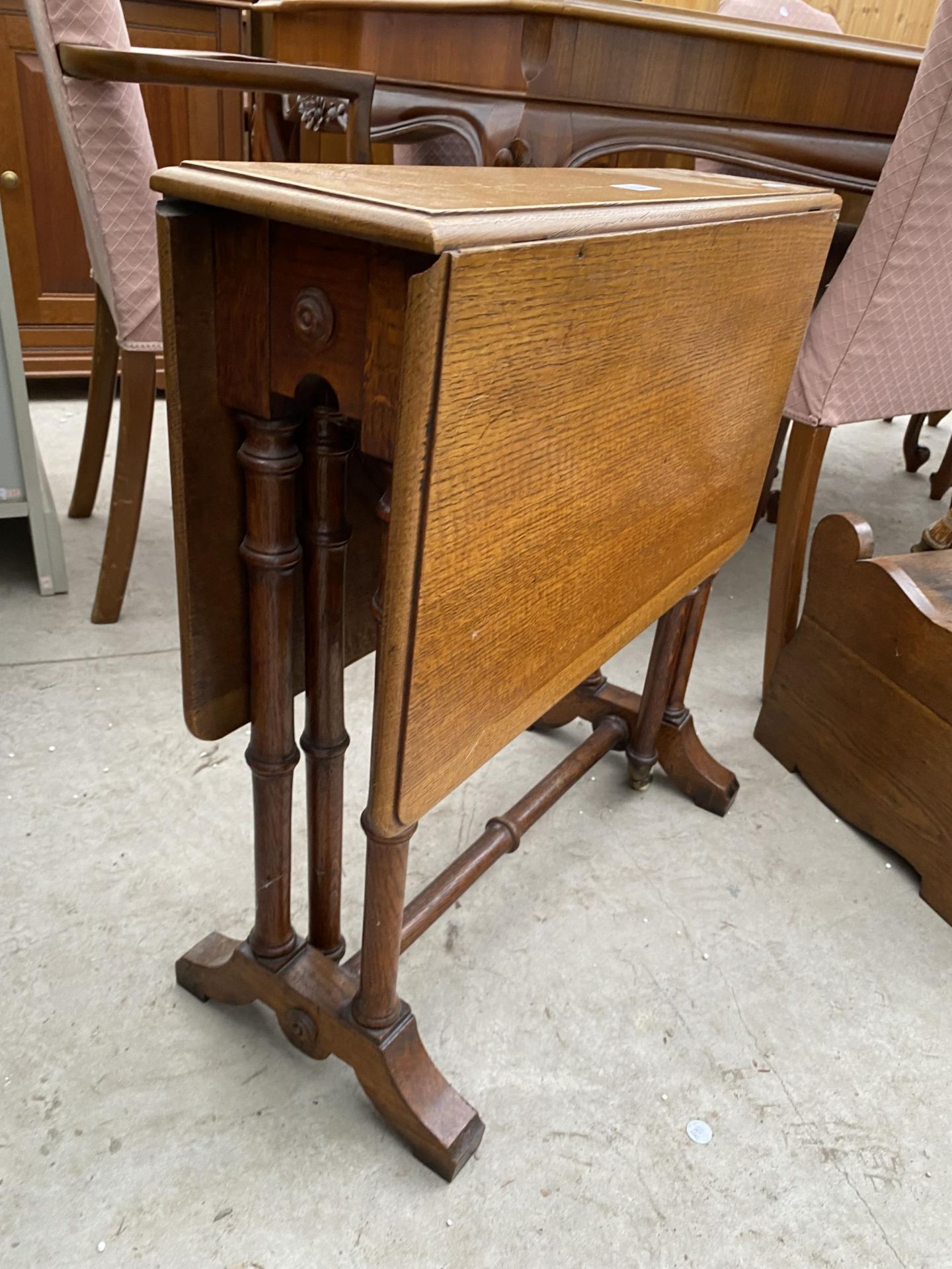 A VICTORIAN OAK SUTHERLAND TABLE, 31X24" OPENED - Image 2 of 4