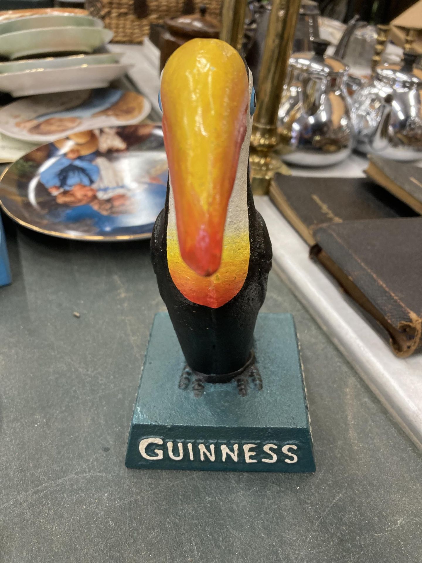 A CAST GUINNESS TOUCAN FIGURE - Image 2 of 3