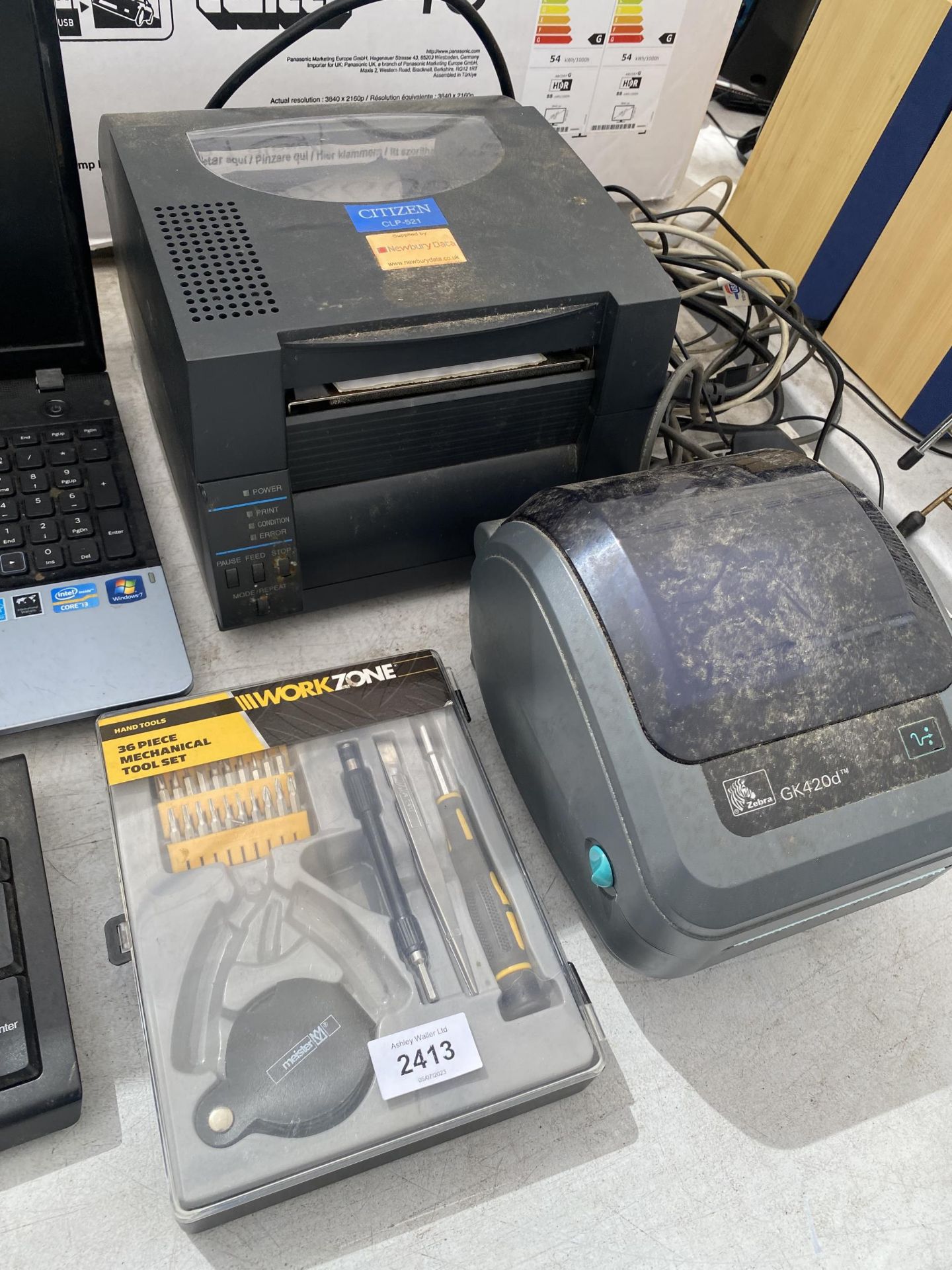 AN ASSORTMENT OF ITEMS TO INCLUDE A SAMSUNG LAPTOP, LABEL PRINTER AND COMPUTER TOWER ETC - Image 3 of 3