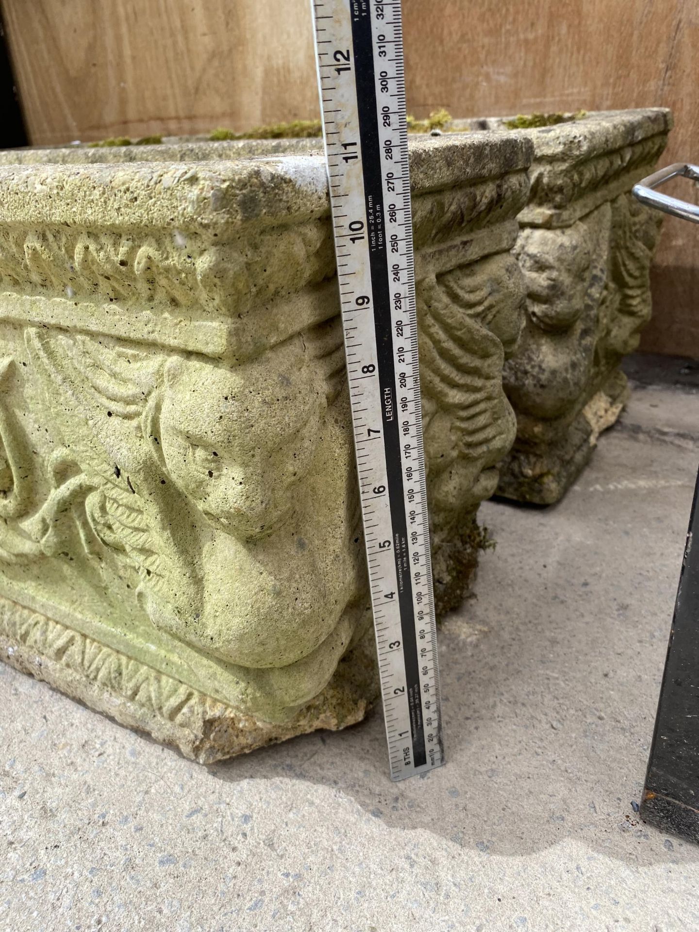 A PAIR OF RECONSTITUTED STONE 'WOODLODGE PRODUCTS' TROUGH PLANTERS - Image 4 of 5