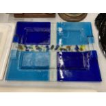 A STUDIO GLASSWARE TRAY MADE IN TWO SHADES OF BLUE WITH GLASS 'PEBBLES'