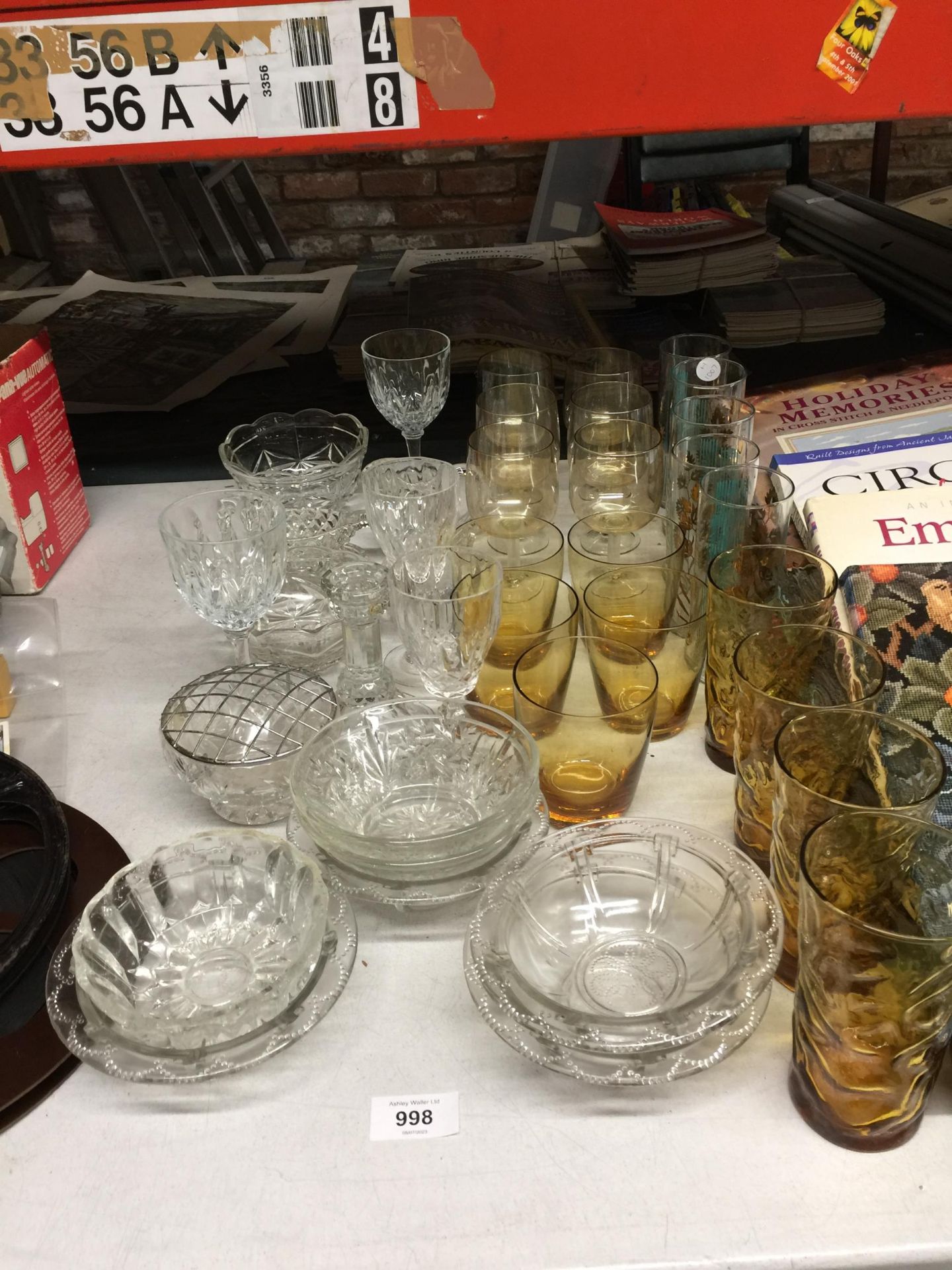 A LARGE QUANTITY OF GLASSWARE TO INCLUDE TUMBLERS, DISHES, JUGS, ETC