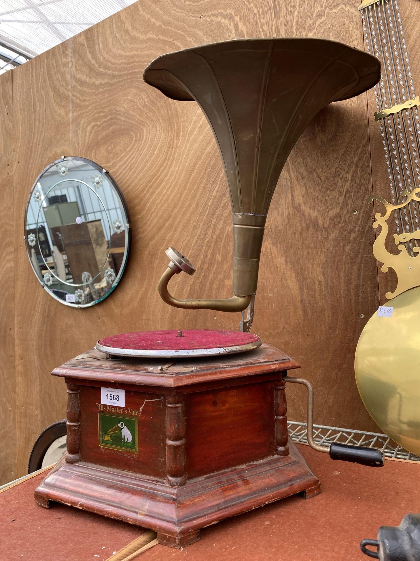 A VINTAGE 'HIS MASTERS VOICE' GRAMOPHONE