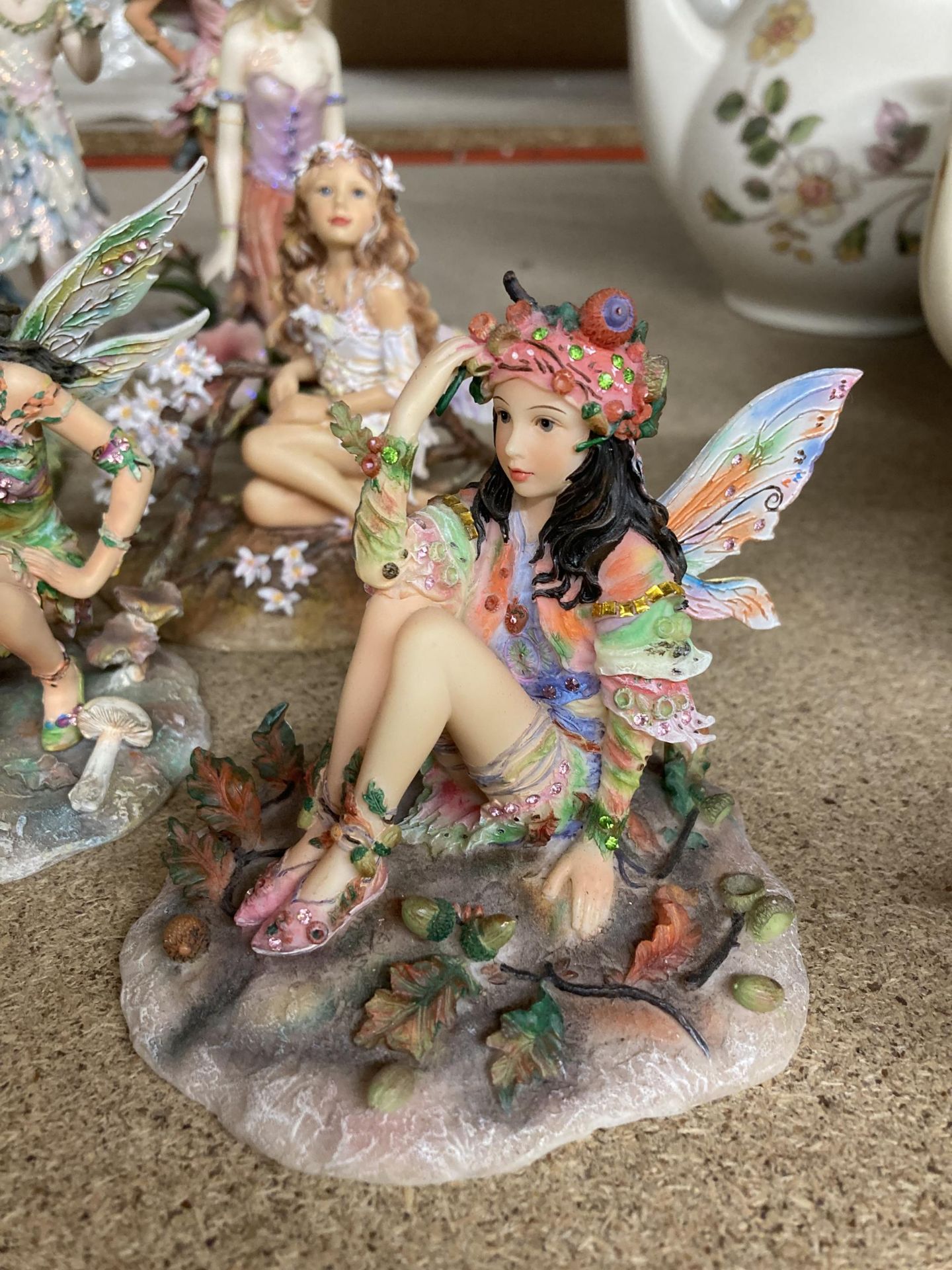 A COLLECTION OF FAIRY FIGURES - Image 3 of 4
