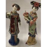 A PAIR OF ORIENTAL STONEWARE GEISHA LADY FIGURES