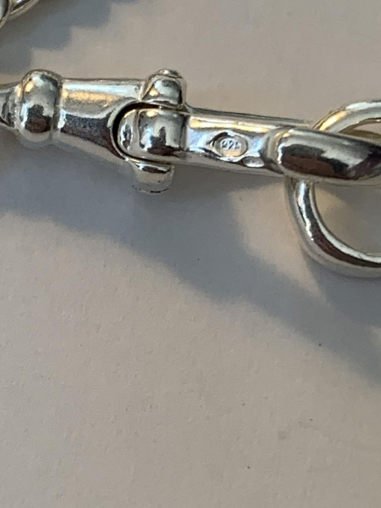 A SILVER DOUBLE ALBERT T BAR CHAIN - Image 4 of 4