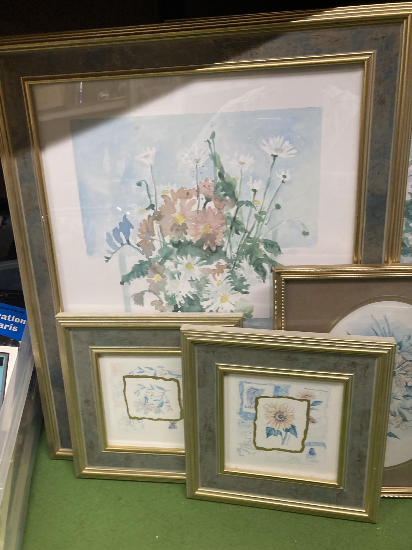 A COLLECTION OF FRAMED FLORAL PRINTS - Image 3 of 3