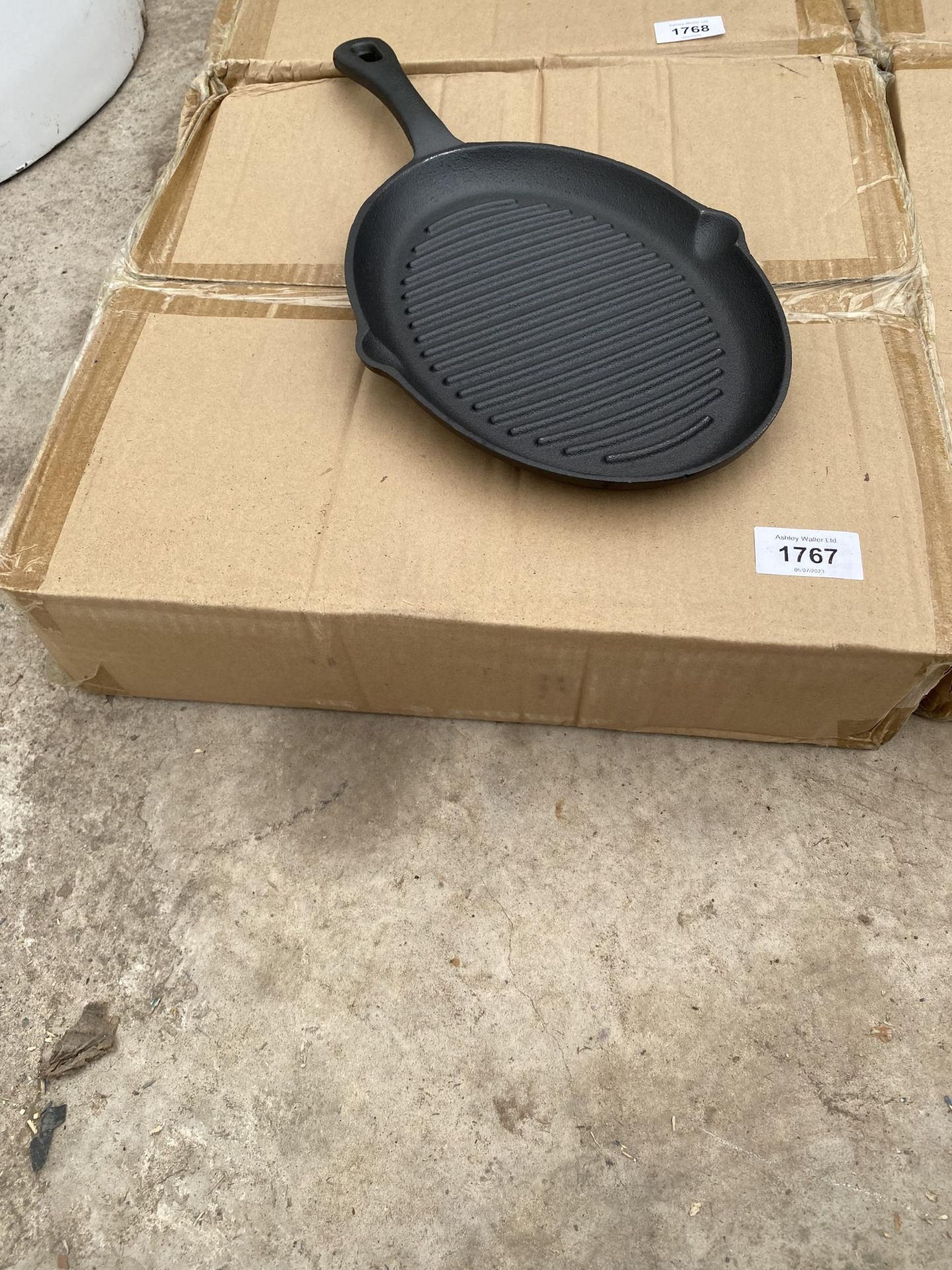 APPROXIMATELY TEN AS NEW AND BOXED CAST IRON SKILLET PANS