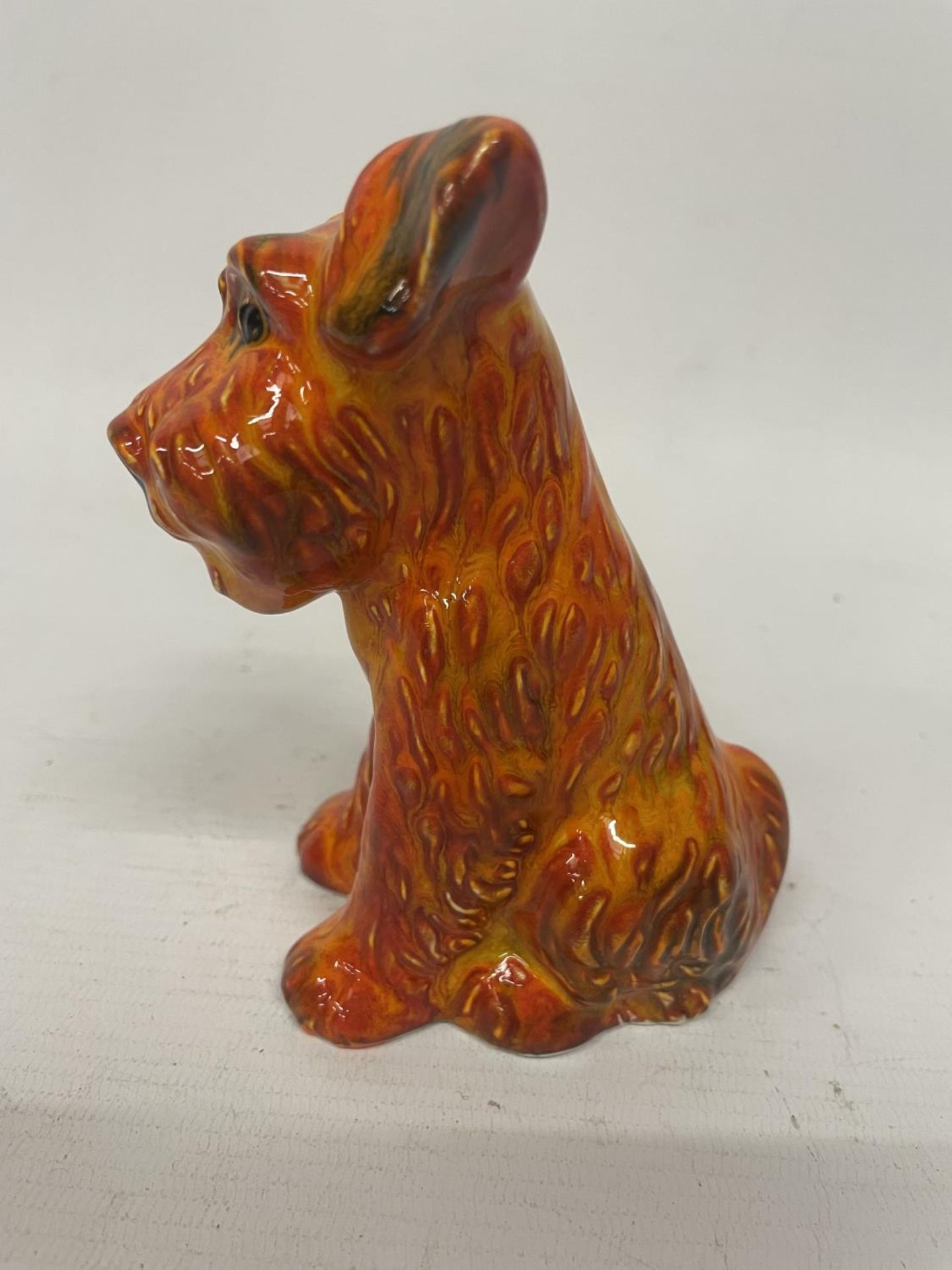 AN ANITA HARRIS TERRIER DOG FIGURE HAND PAINTED AND SIGNED IN GOLD - Image 2 of 3