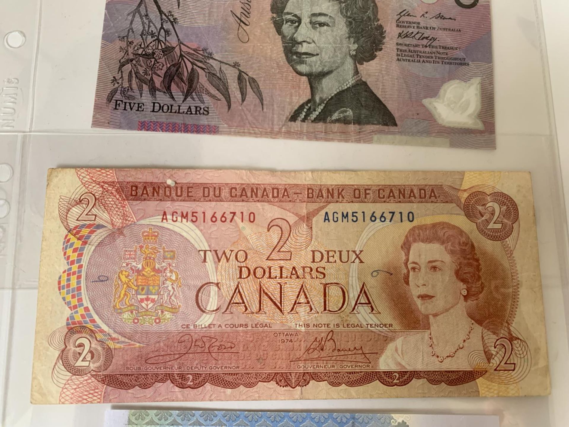 FIVE VARIOUS NOTES TO INCLUDE A 1973 CANADIAN DOLLAR, A 1974 CANADIAN TWO DOLLAR, AN AUSTRALIAN FIVE - Bild 4 aus 8