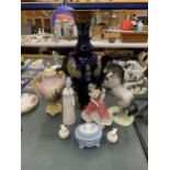 A QUANTITY OF CERAMIC ITEMS TO INCLUDE A LARGE DOULTON VASE, CROWN DEVON LIDDED URN, FIGURES,