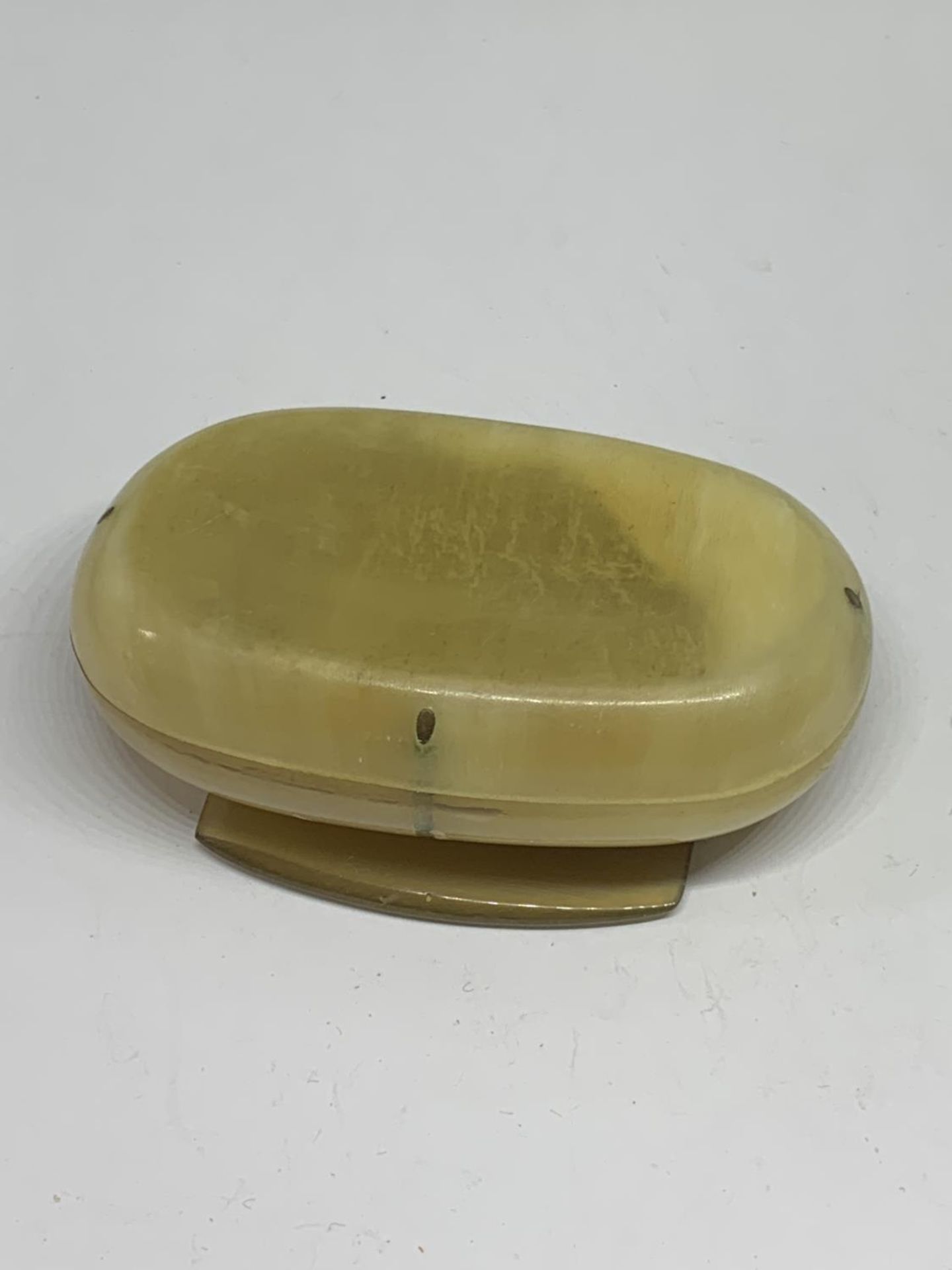 A HORN SNUFF BOX - Image 3 of 3