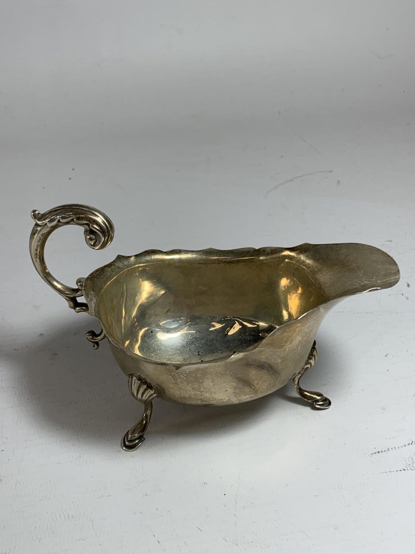 A HALLMARKED BIRMINGHAM SILVER SAUCE BOAT GROSS WEIGHT 72 GRAMS