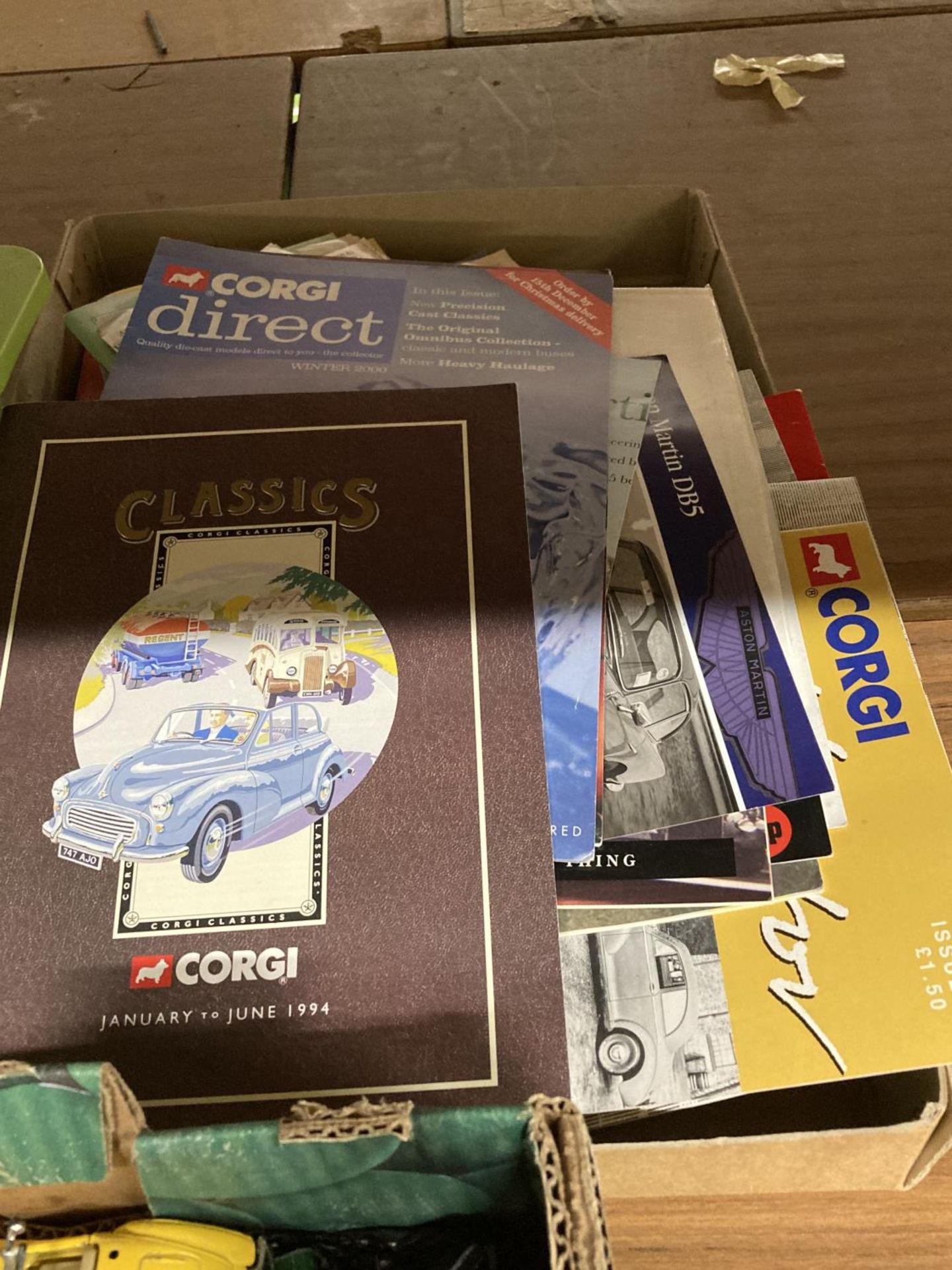 THREE BOXES OF ASSORTED DIECAST VEHICLES PLUS A BOX OF DIECAST MODEL BOOKLETS, CORGI ETC - Image 5 of 5