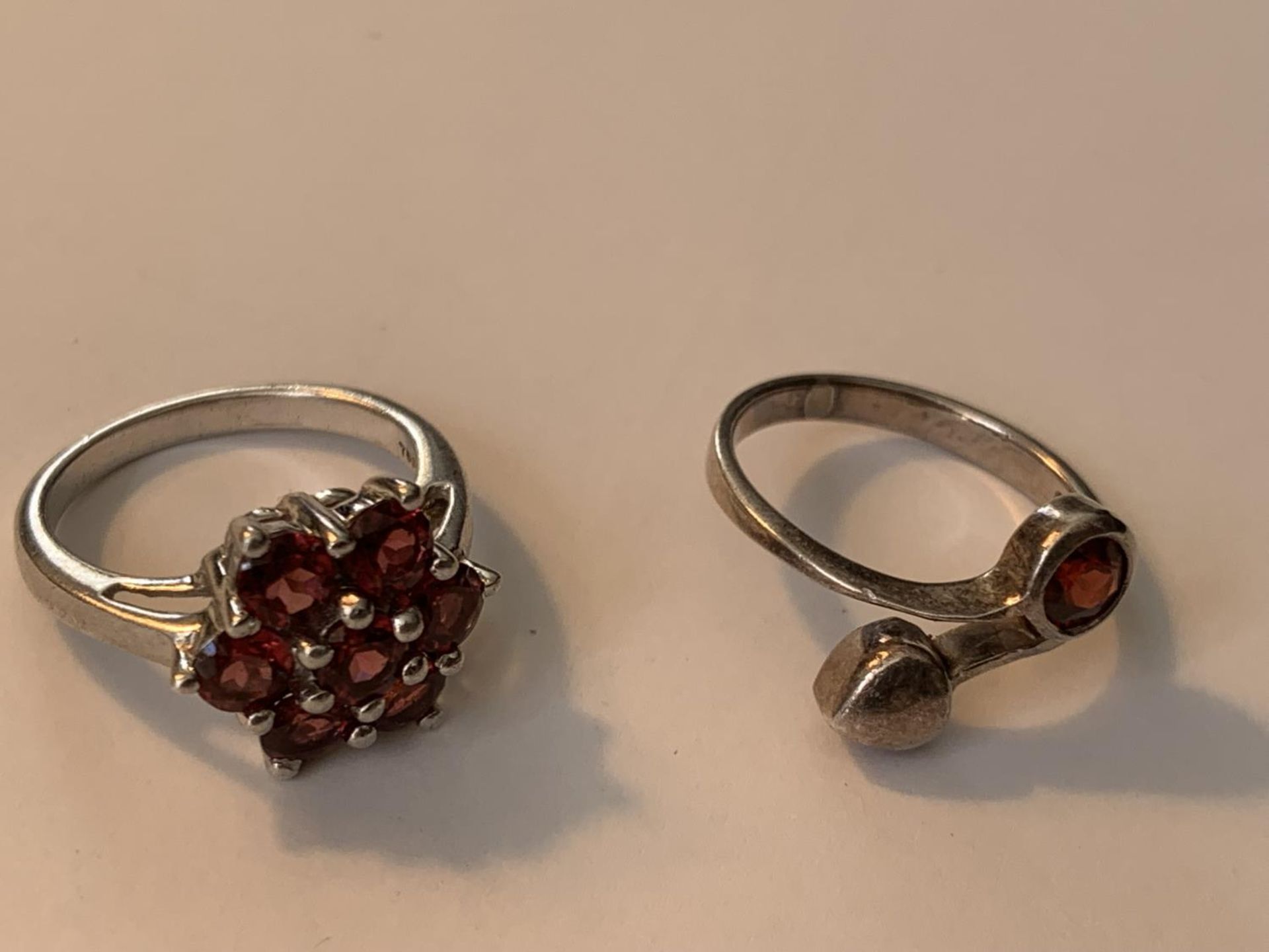 FOUR VARIOUS SILVER RINGS - Image 2 of 3