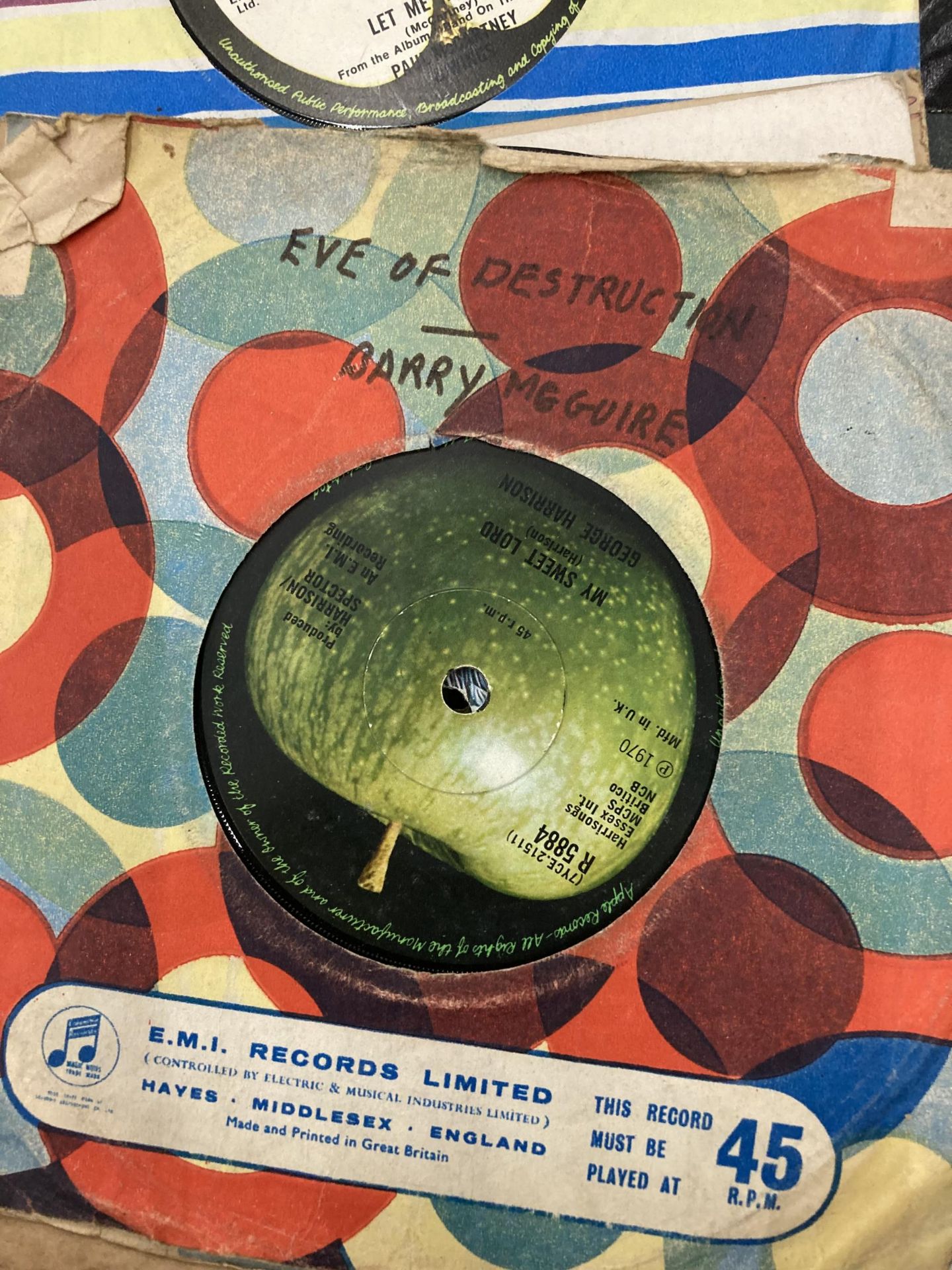 A COLLECTION OF BEATLES VINYL RECORDS, SINGLES, JOHN LENNON ETC - Image 2 of 4