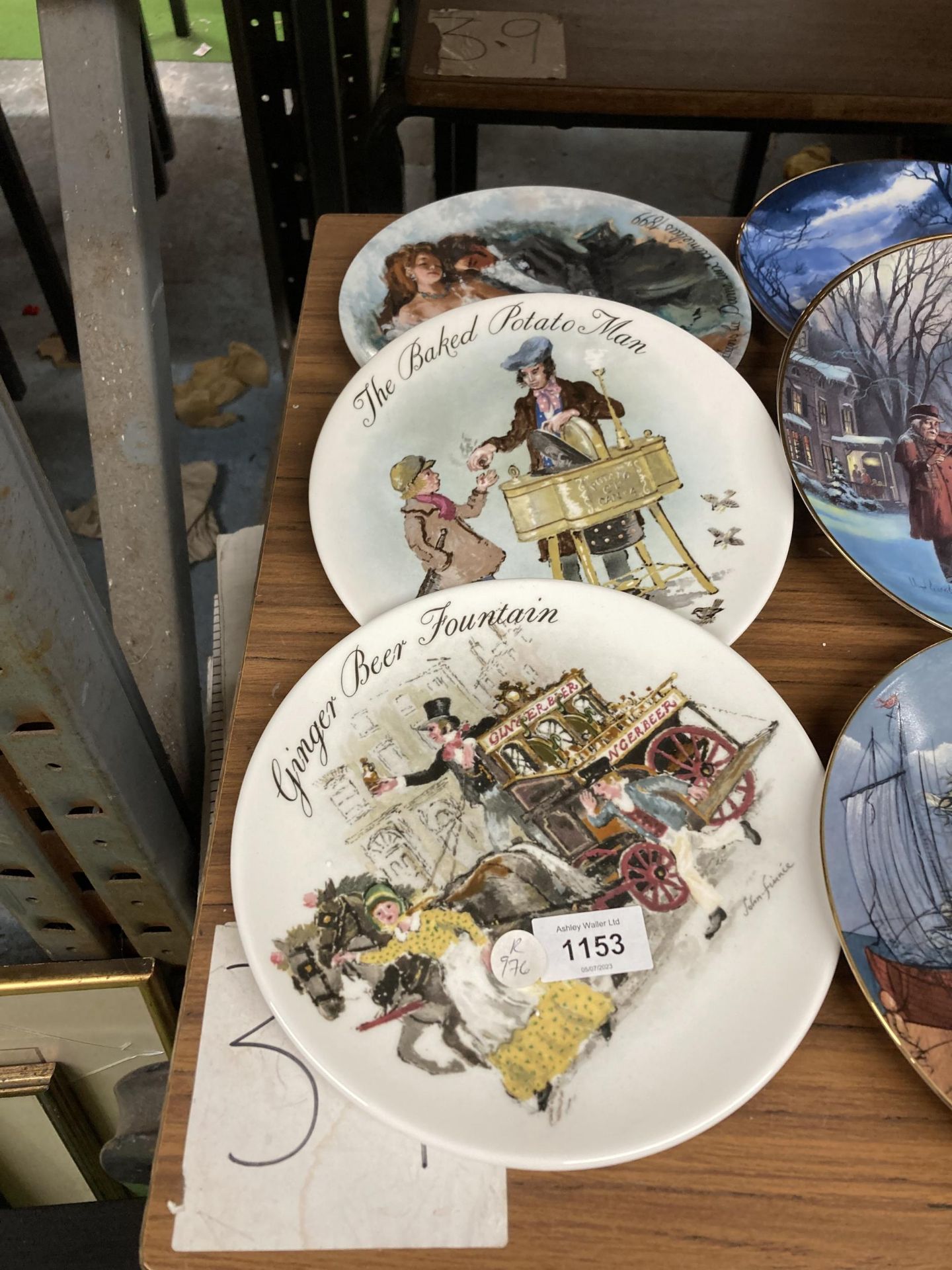 A COLLECTION OF CABINET PLATES - Image 2 of 4