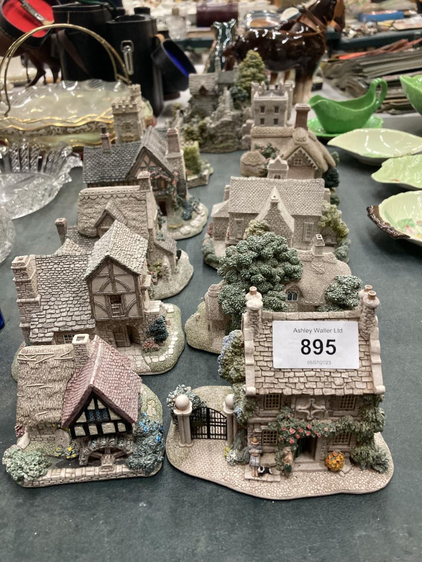A QUANTITY OF LILLIPUT LANE COTTAGES - 11 IN TOTAL - Image 4 of 4