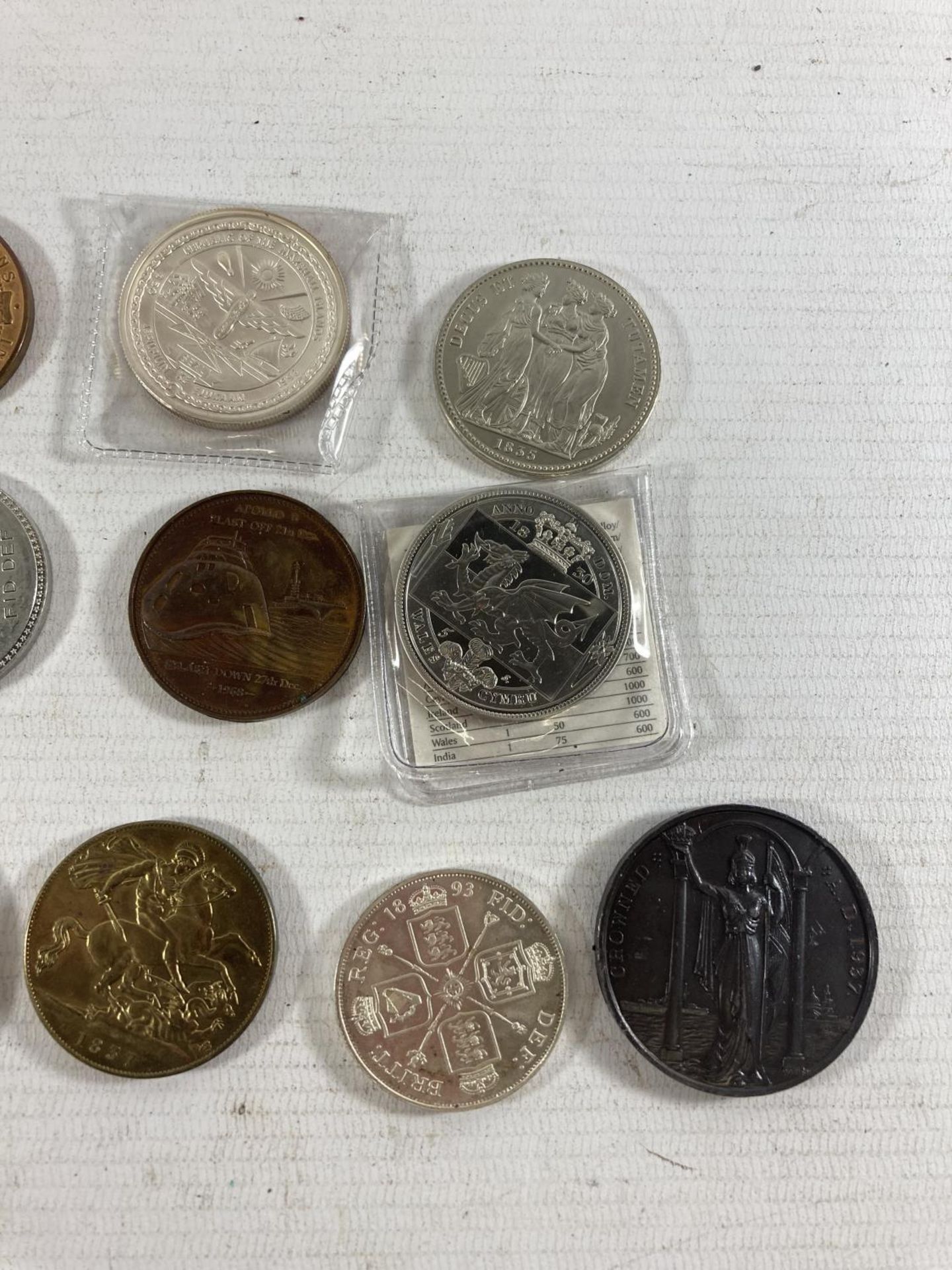 A GROUP OF 16 REPRODUCTION COINS - Image 3 of 4