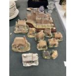 A COLLECTION OF LILLIPUT LANE AND LEONARDO COTTAGES TO INCLUDE GLAMIS CASTLE, ETC