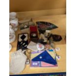 A MIXED LOT TO INCLUDE FANS, POCKET WATCH, COSTUME JEWELLERY ETC