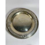 A HALLMARKED BIRMINGHAM SILVER SALVER ON FOUR PAW FEET ENGRAVED WIGAN GOLF COURSE 1925 CAPTAINS