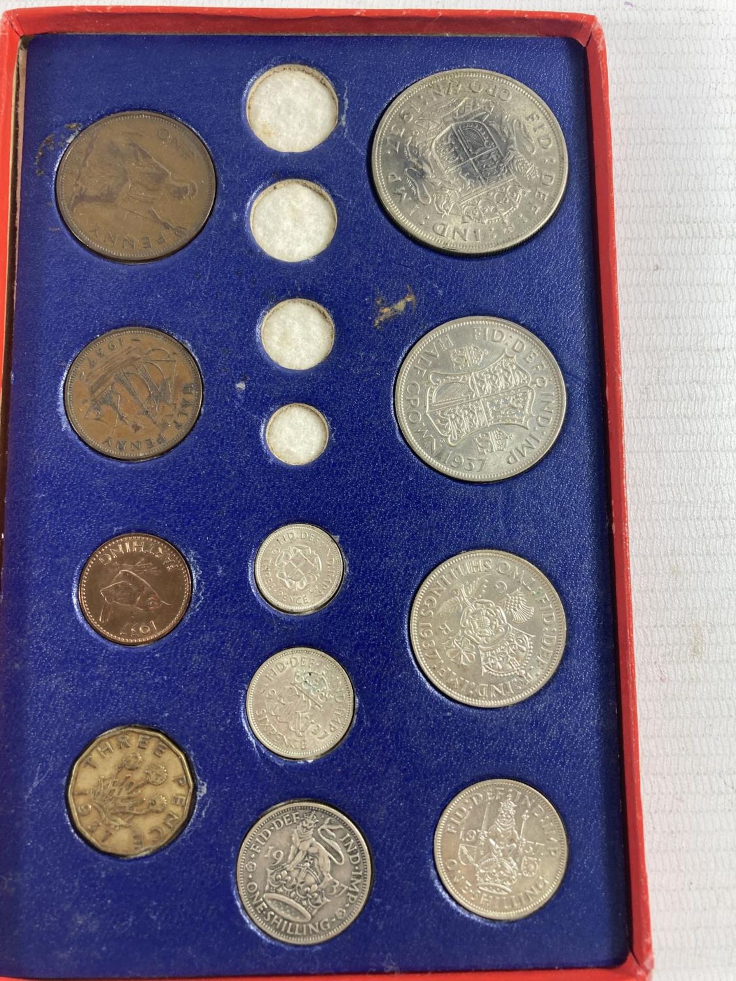 UK 1937 COIN SET , LESS MAUNDY MONEY . 11 COINS IN TOTAL - Bild 2 aus 2