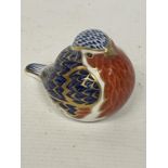 A ROYAL CROWN DERBY ROBIN PAPERWEIGHT, NO STOPPER