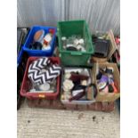 AN ASSORTMENT OF HOUSEHOLD CLEARANCE ITEMS TO INCLUDE CERAMICS AND GLASS WARE ETC