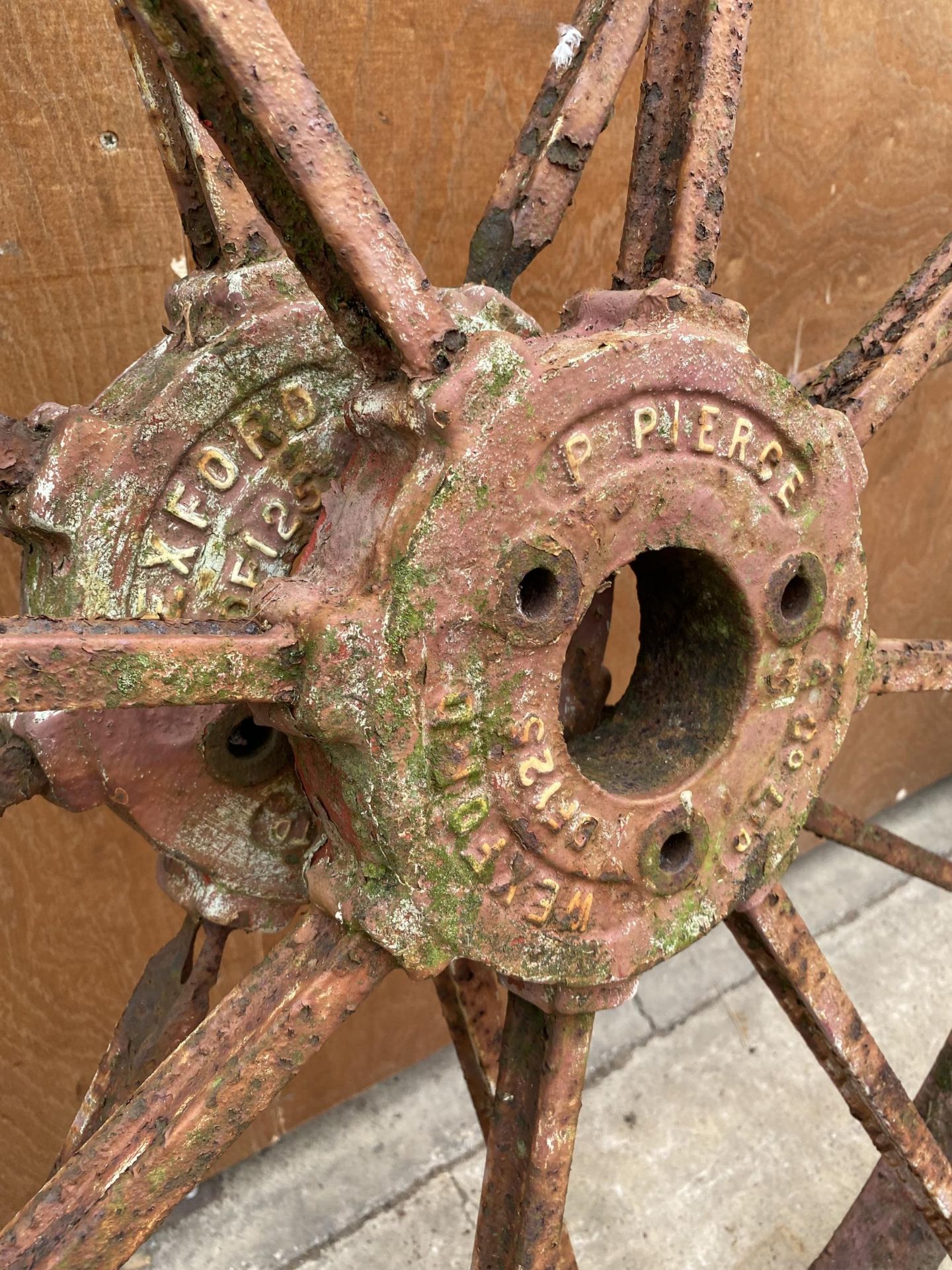 A PAIR OF LARGE CAST IRON 'P. PIERCE AND CO WEXFORD' IMPLEMENET WHEELS - Image 2 of 5