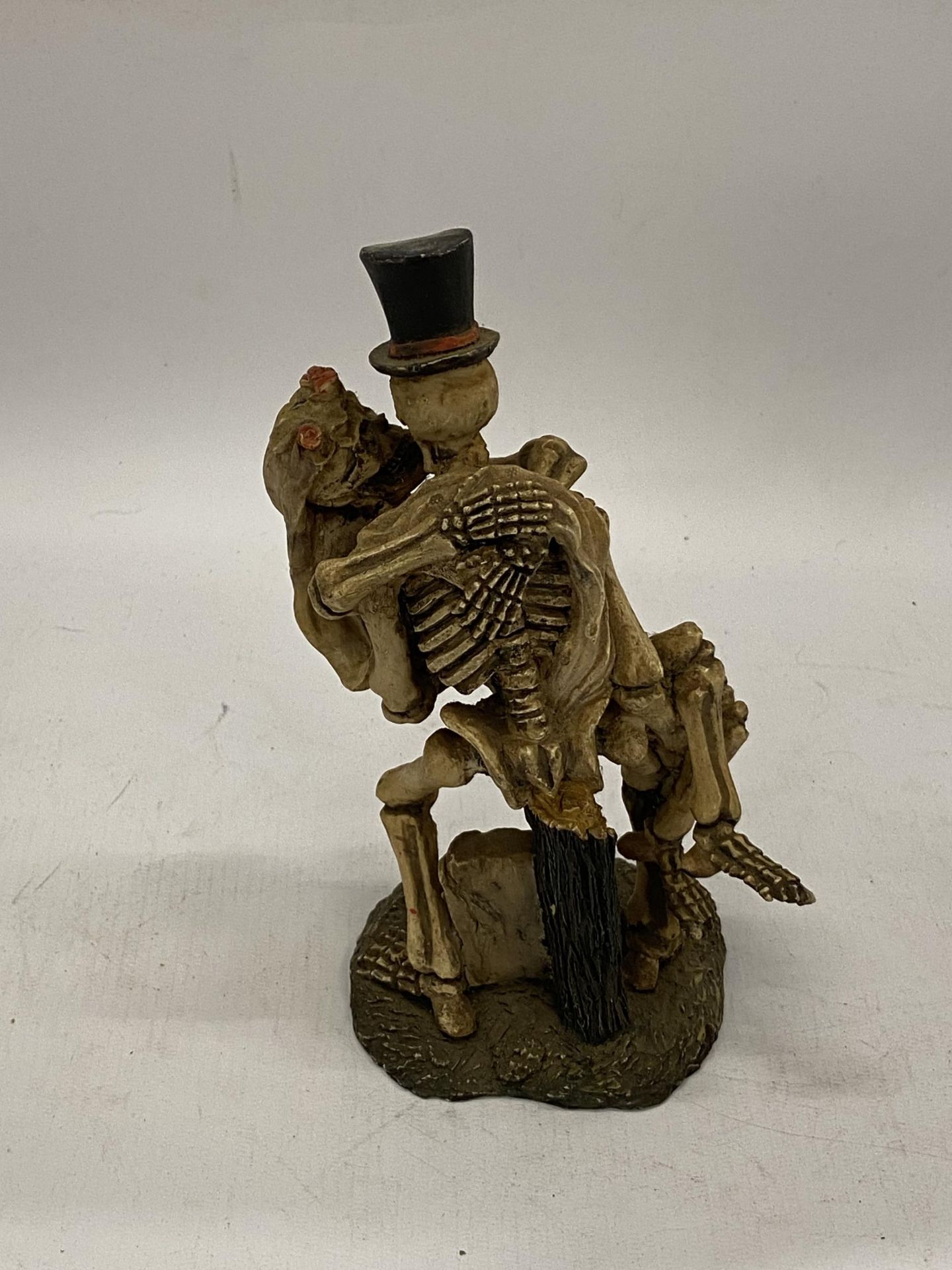 A SKELETON ORNAMENT 'LUNCH-AINED MELODY' - Image 3 of 4