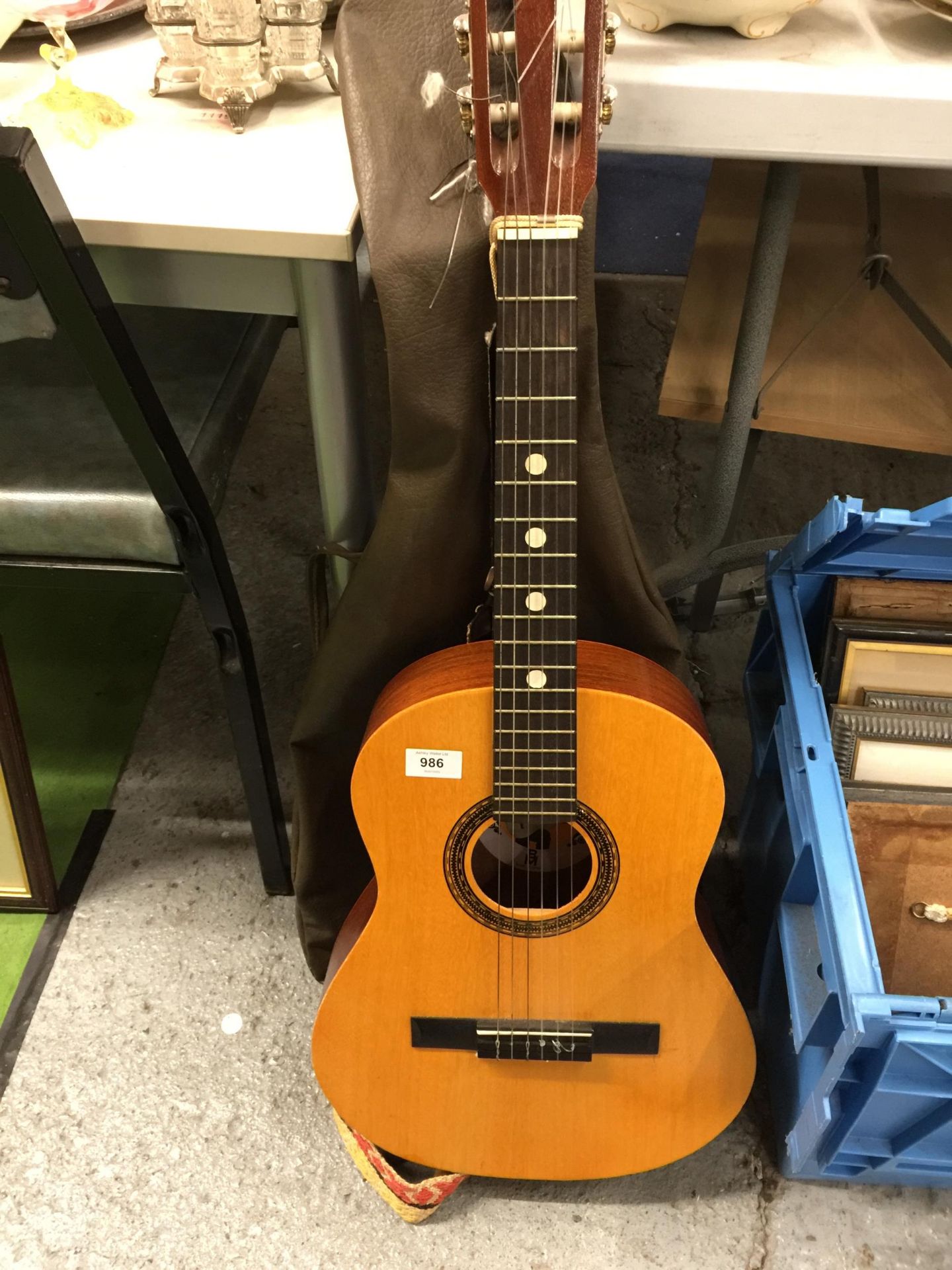A CHILD'S 'INFANTE' ACCOUSTIC GUITAR WITH CASE